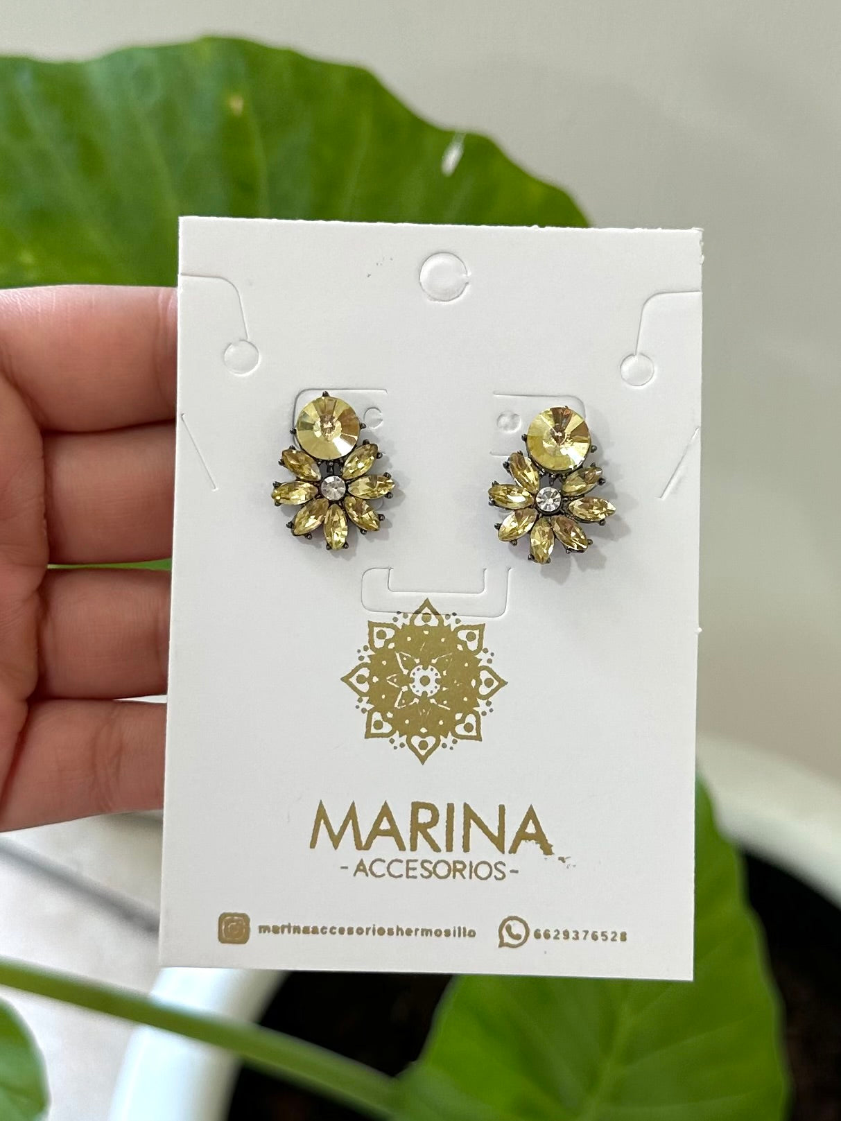 Aretes de pedrería amarillos
