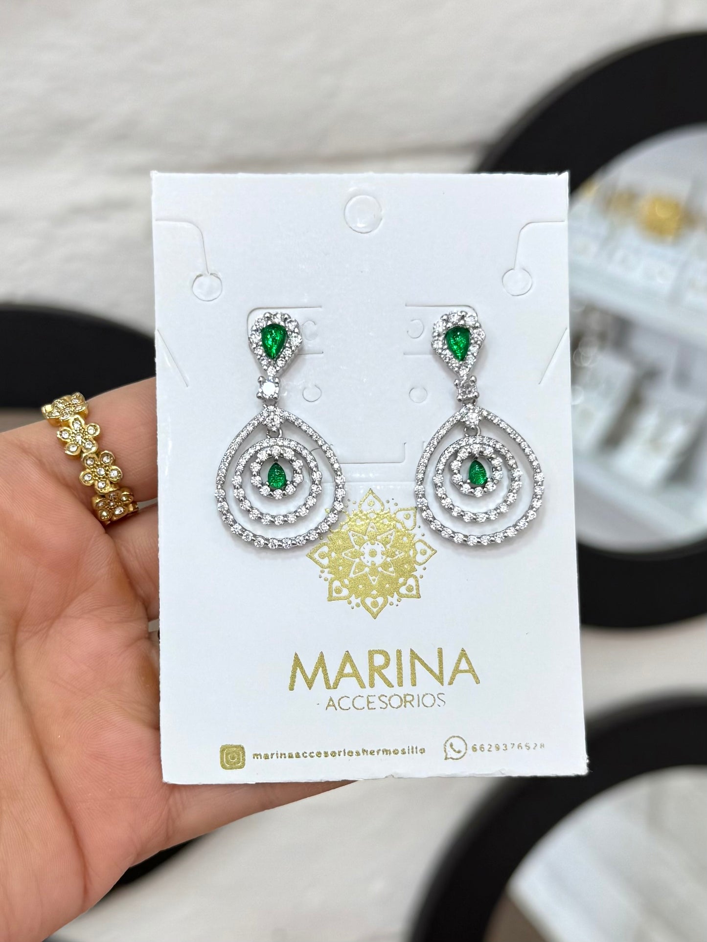 Aretes de pedrería verdes