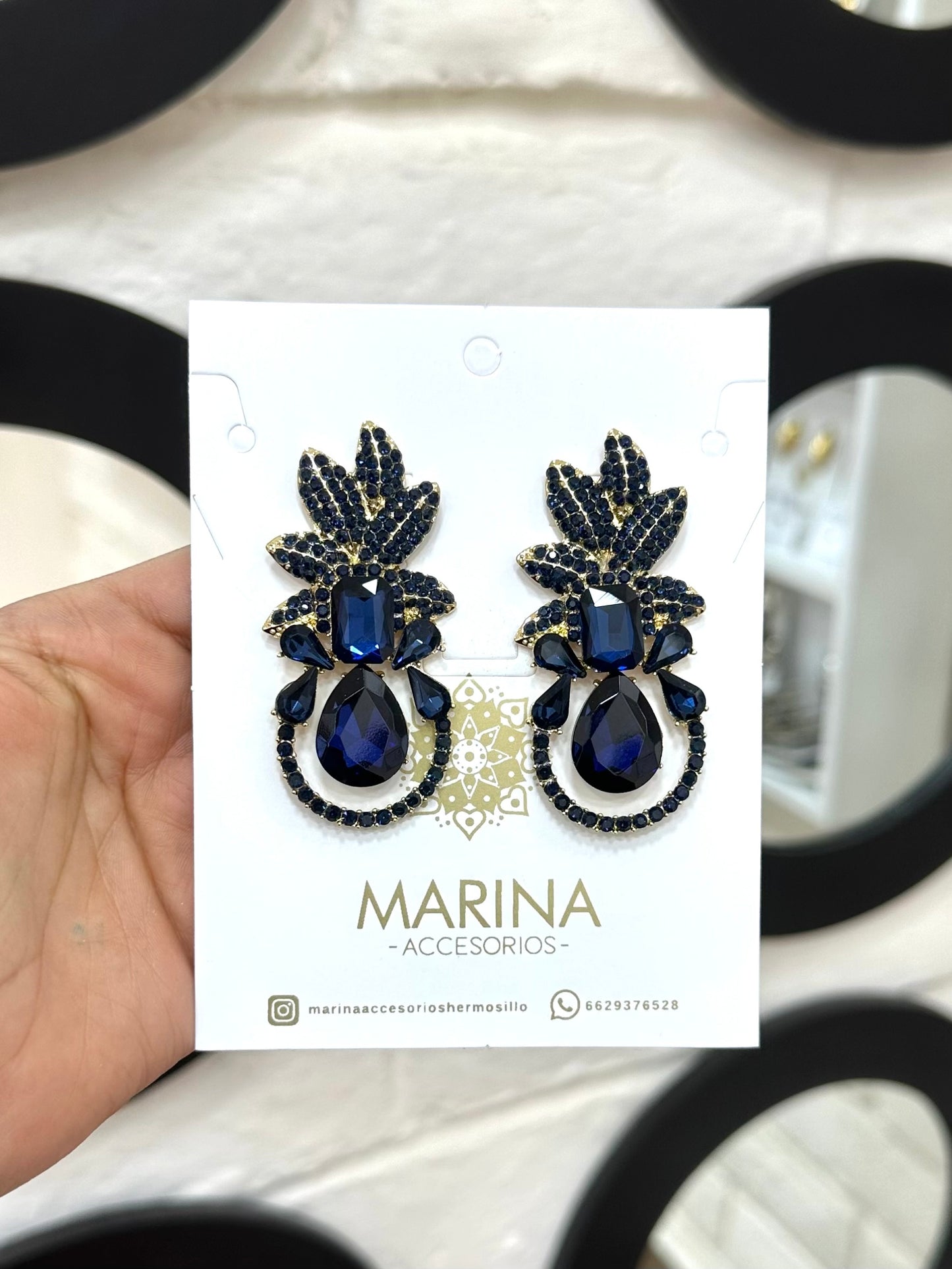 Arete de pedrería azul