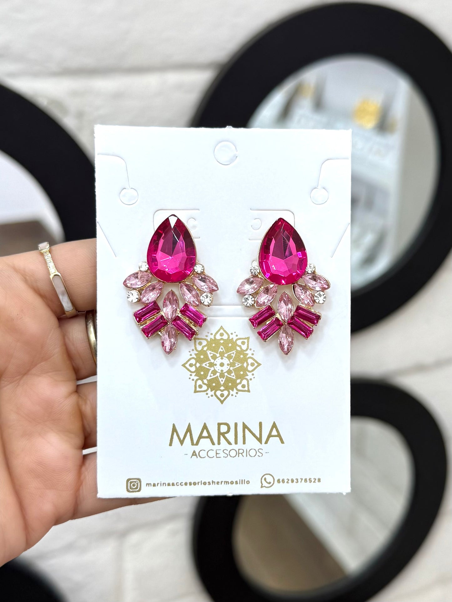 Arete de pedrería rosa