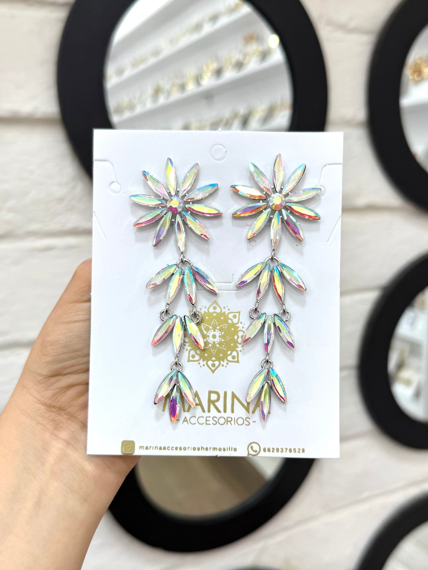 Aretes de pedrería tornasol