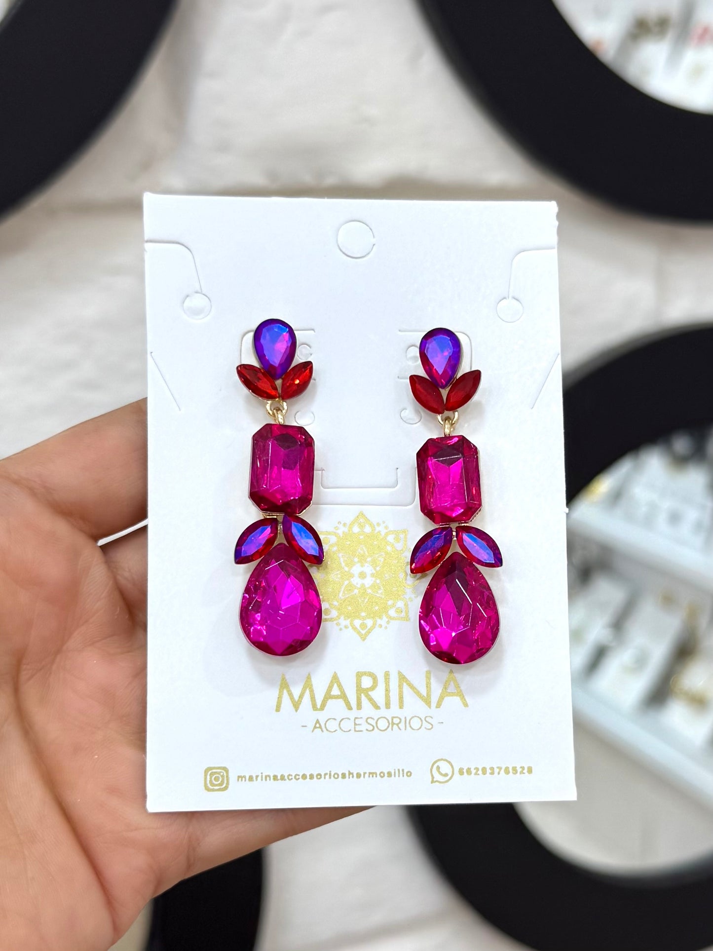 Arete de pedrería rosa