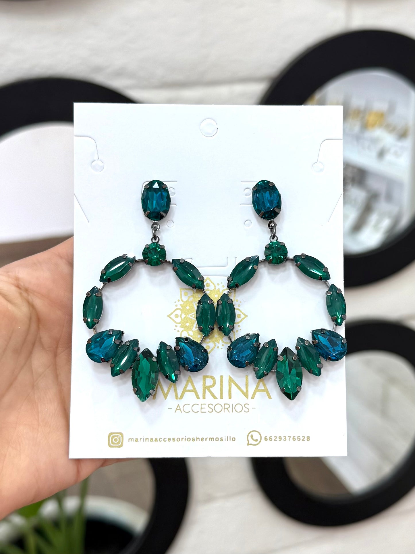 Aretes de pedrería verdes