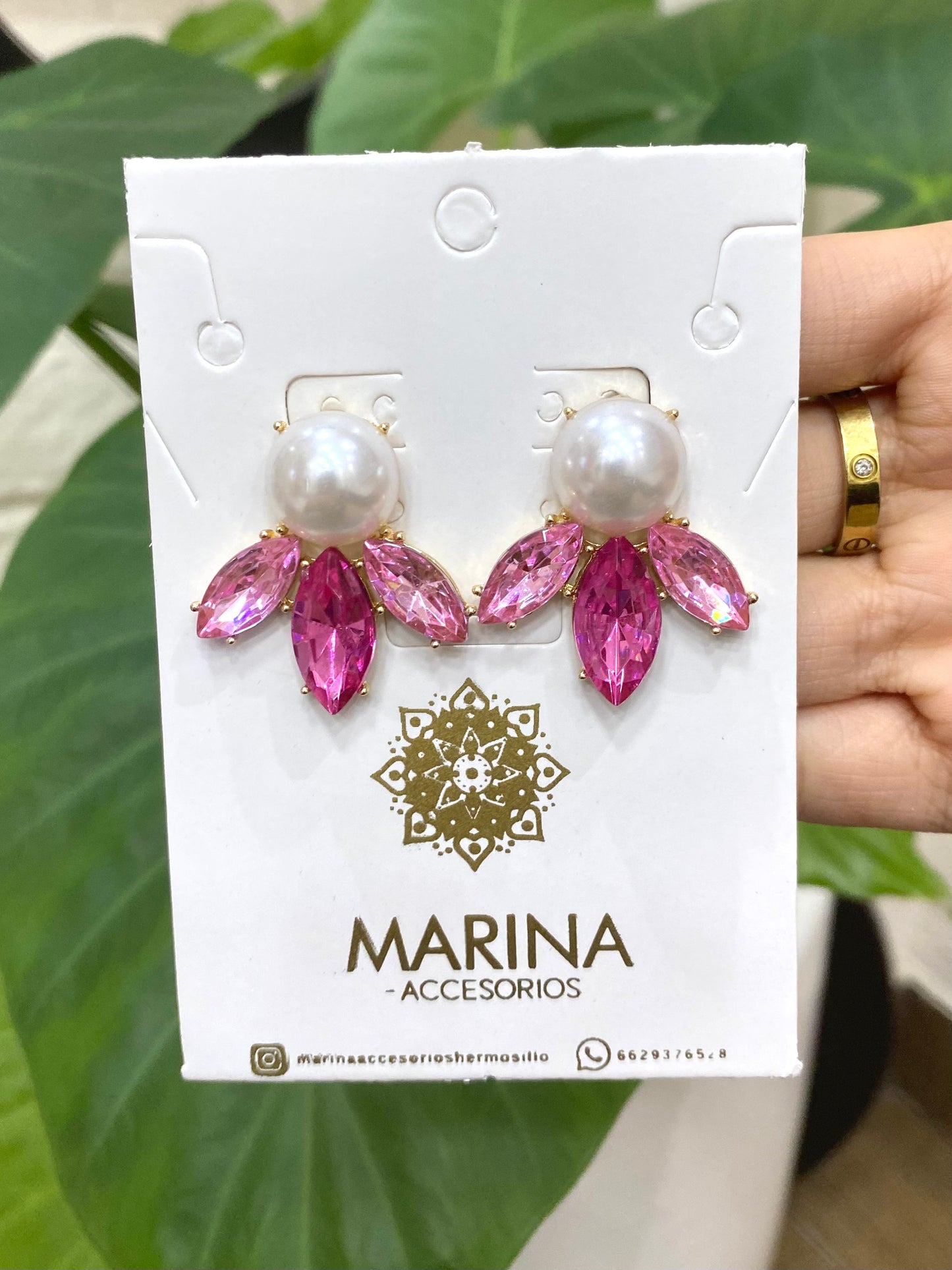 Arete de pedrería rosa