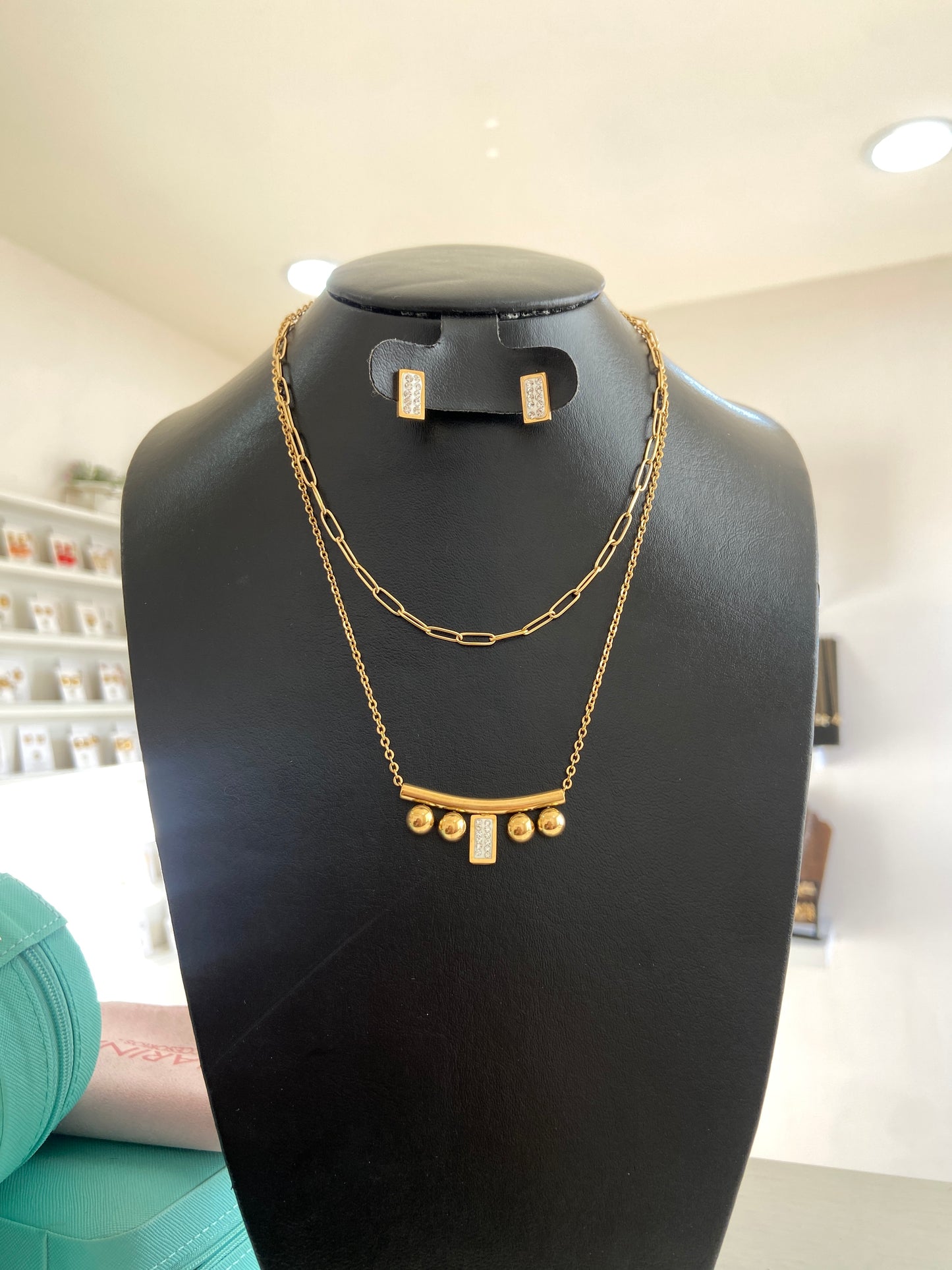 Collar conjunto blanco
