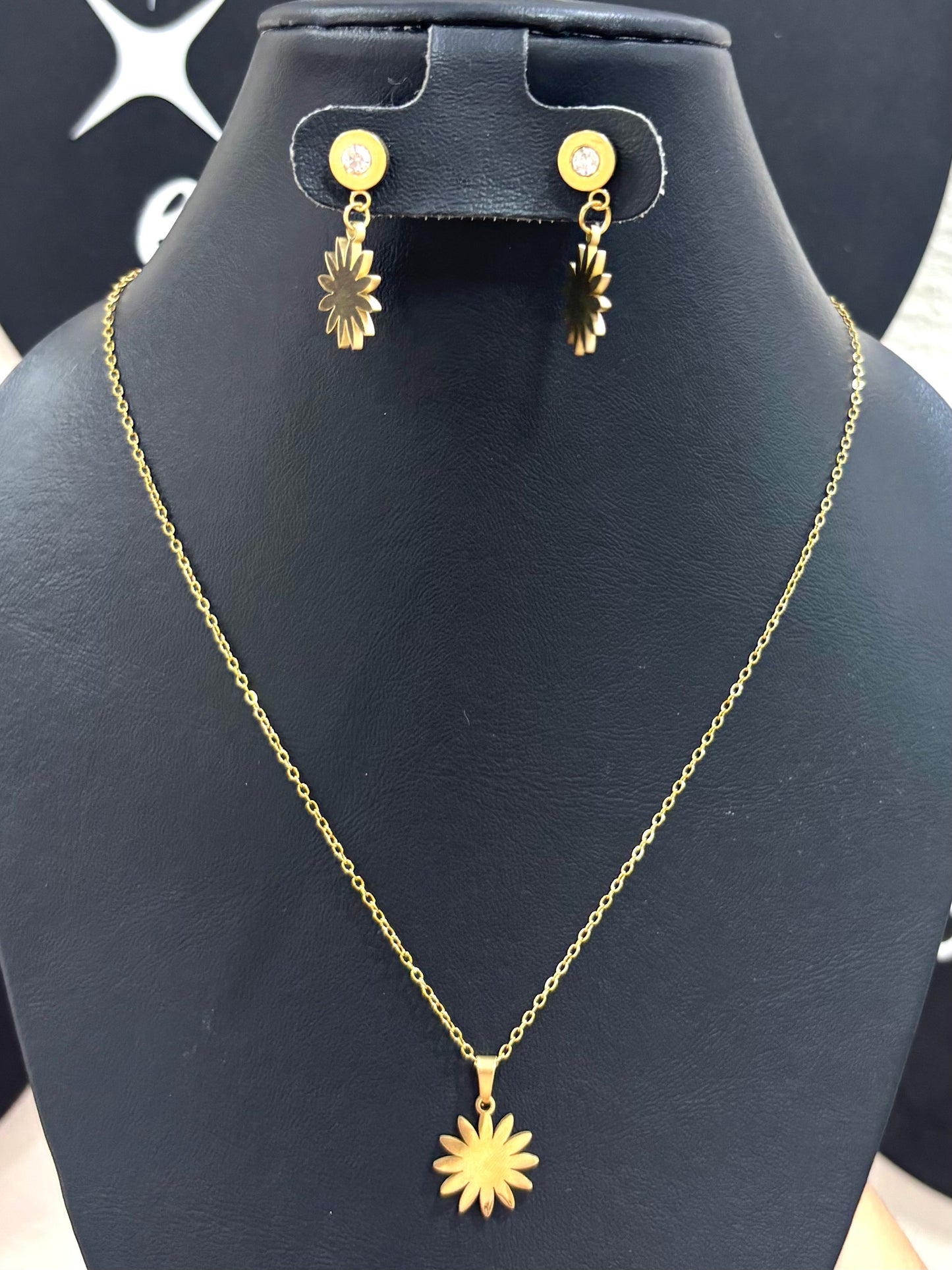 Collar dorado