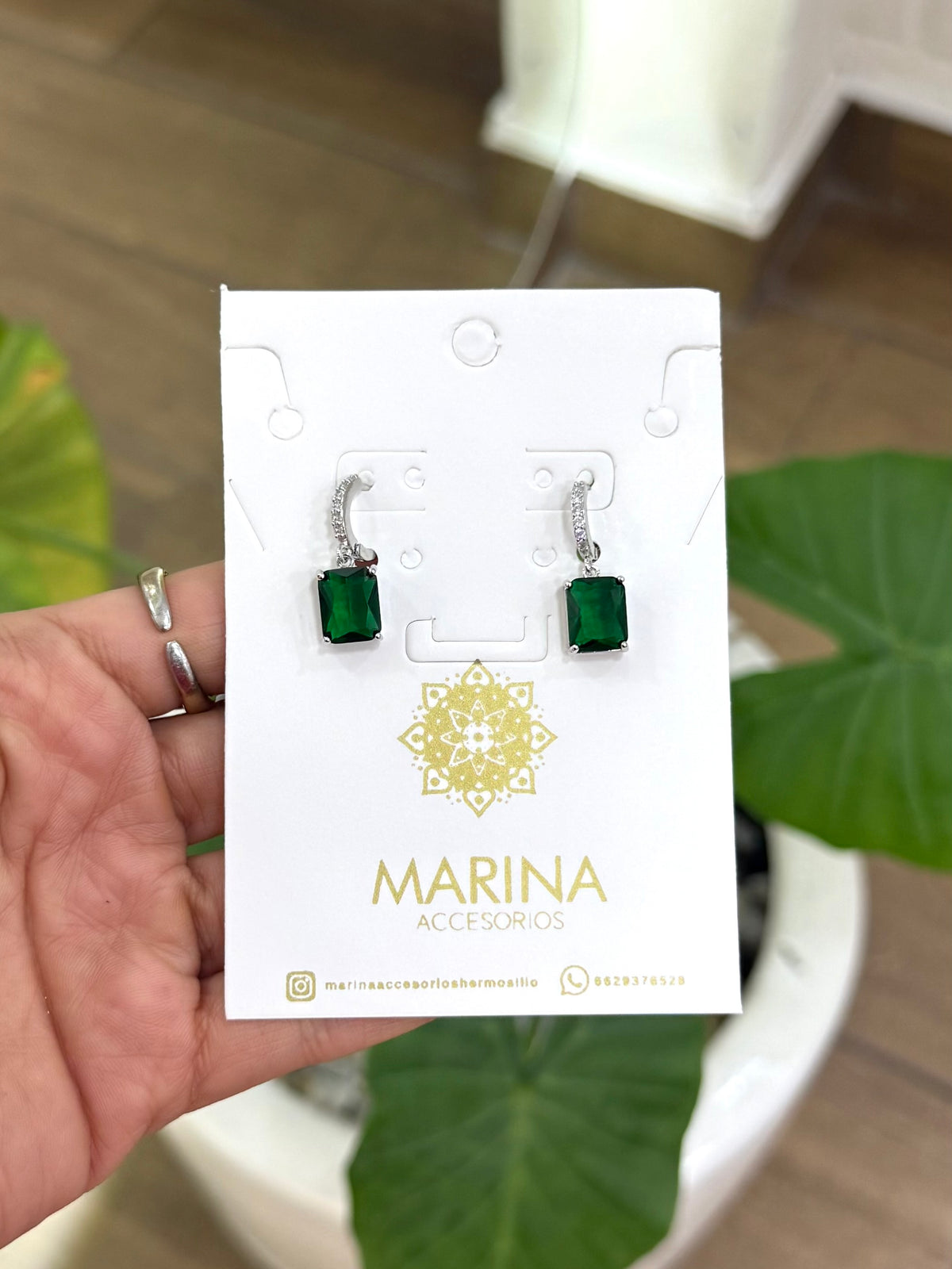 Aretes de pedrería verdes