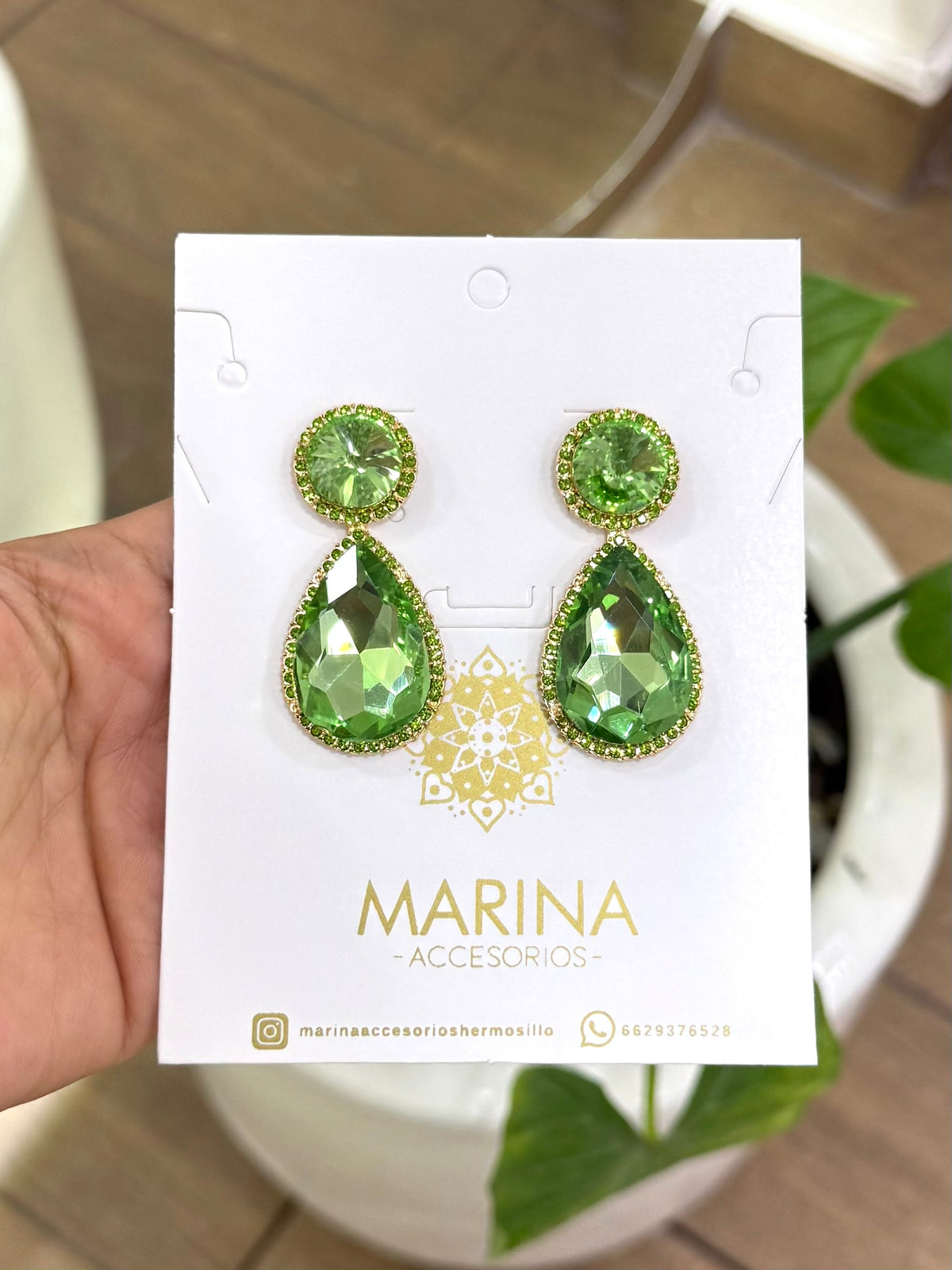 Aretes de pedrería verdes