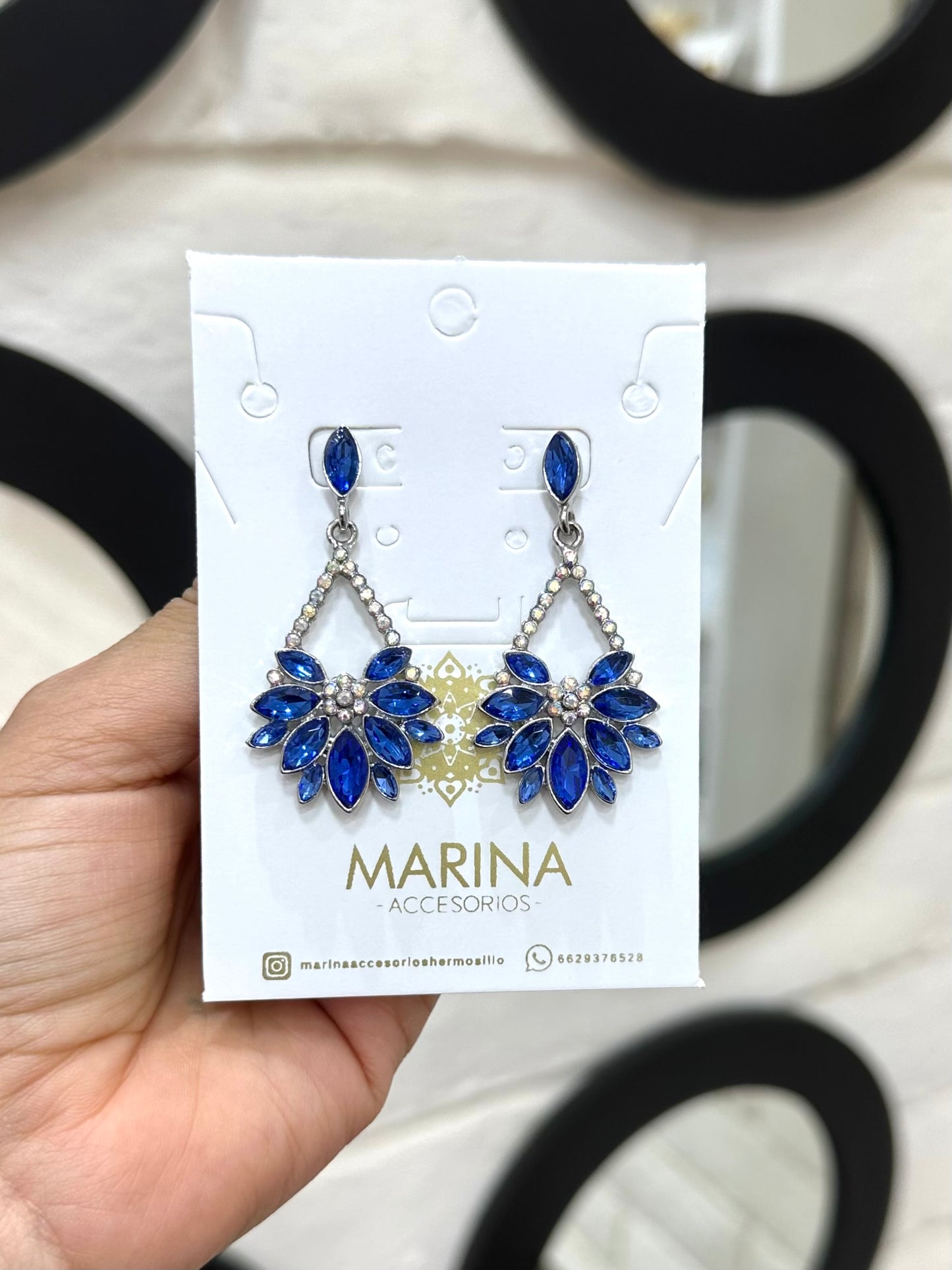 Arete de pedrería azul