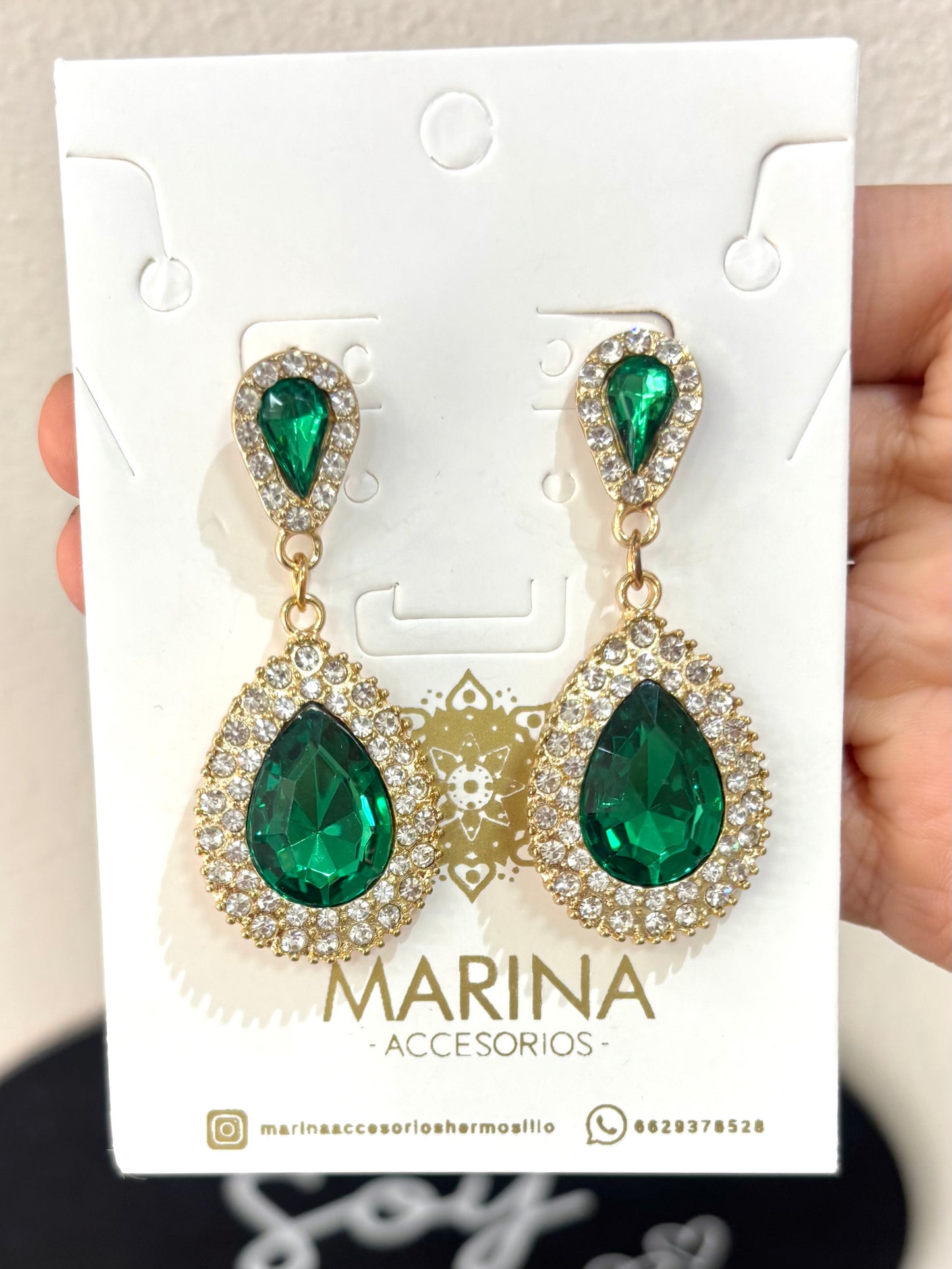 Aretes de pedrería verdes