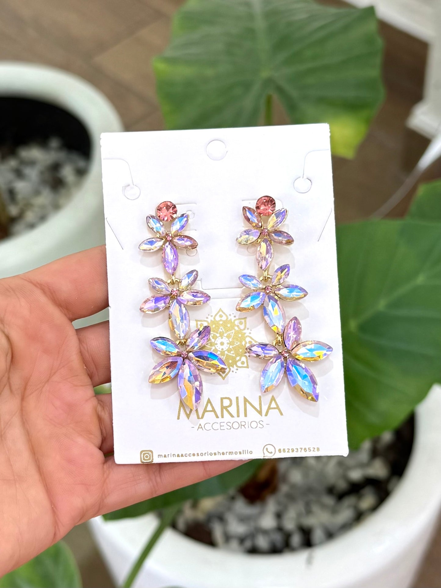 Arete de pedrería rosa