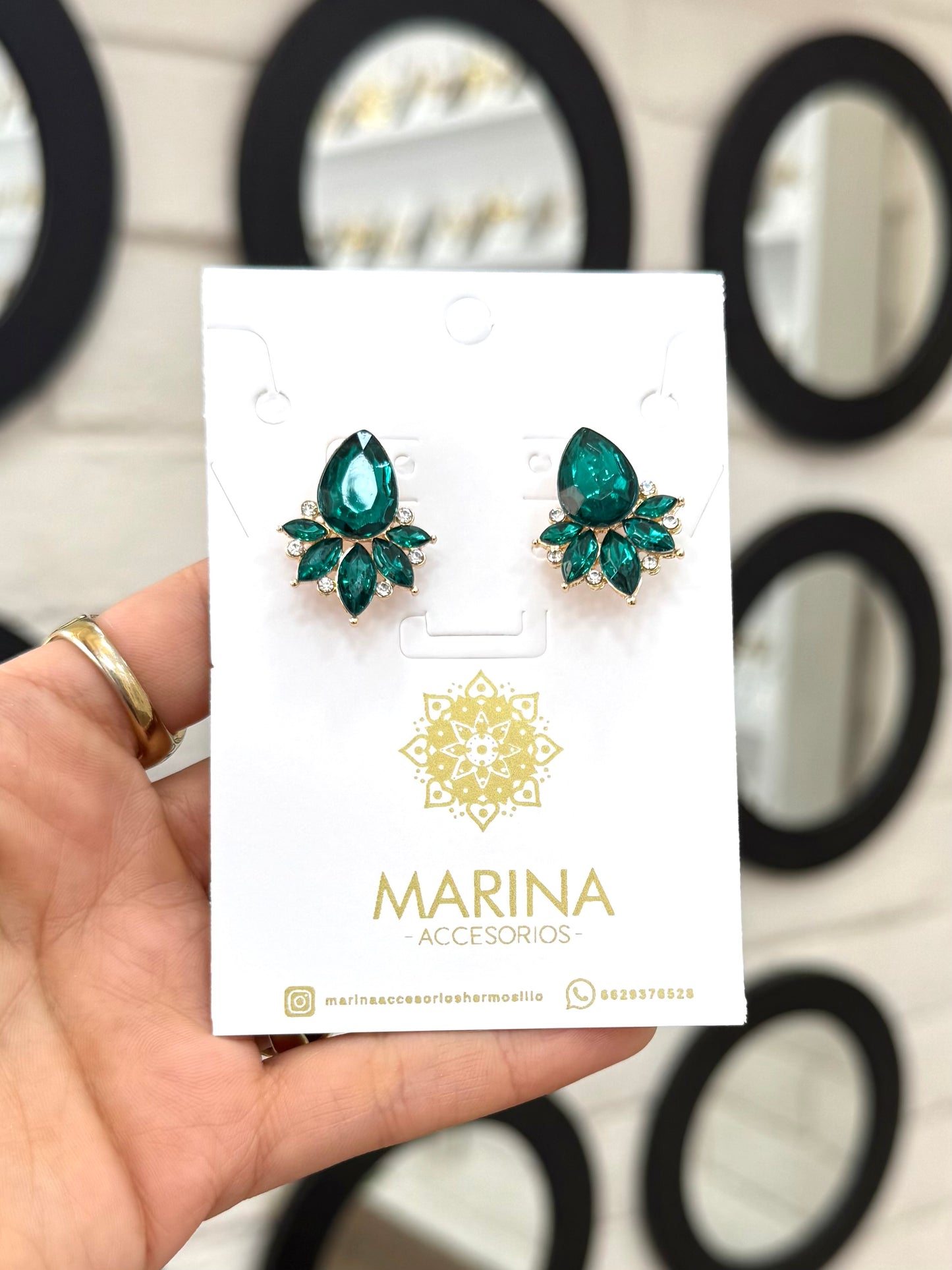 Aretes de pedrería verdes