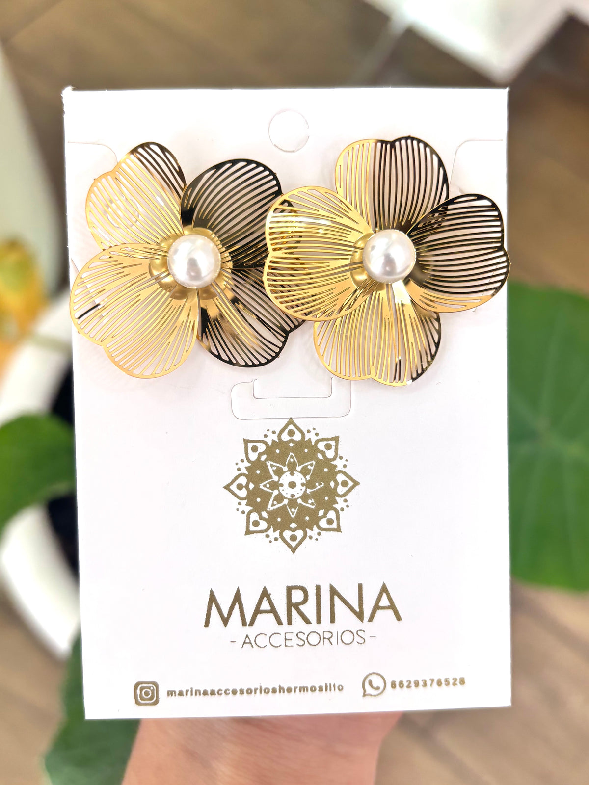 Arete casual flor perla