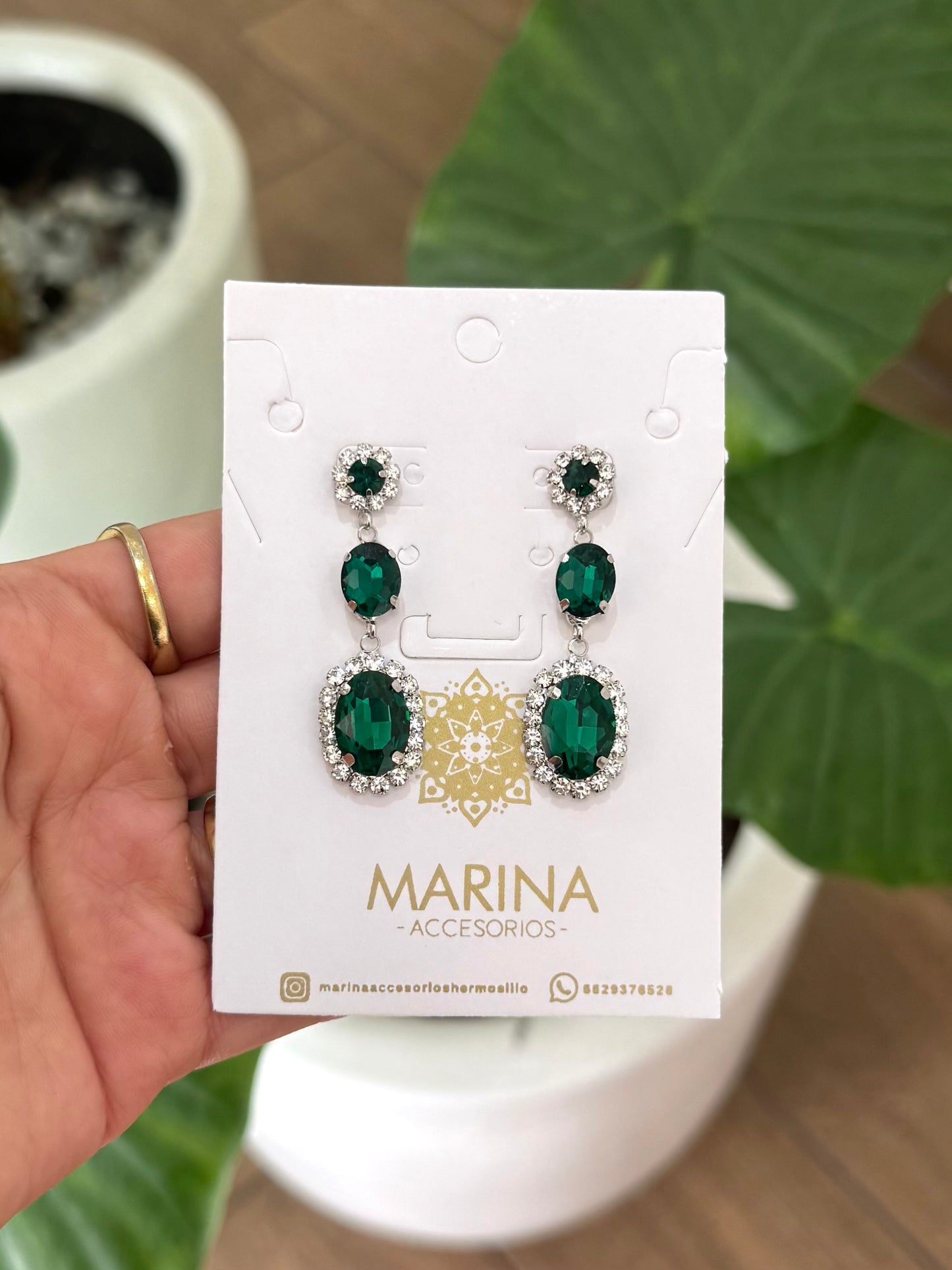 Aretes de pedrería verdes