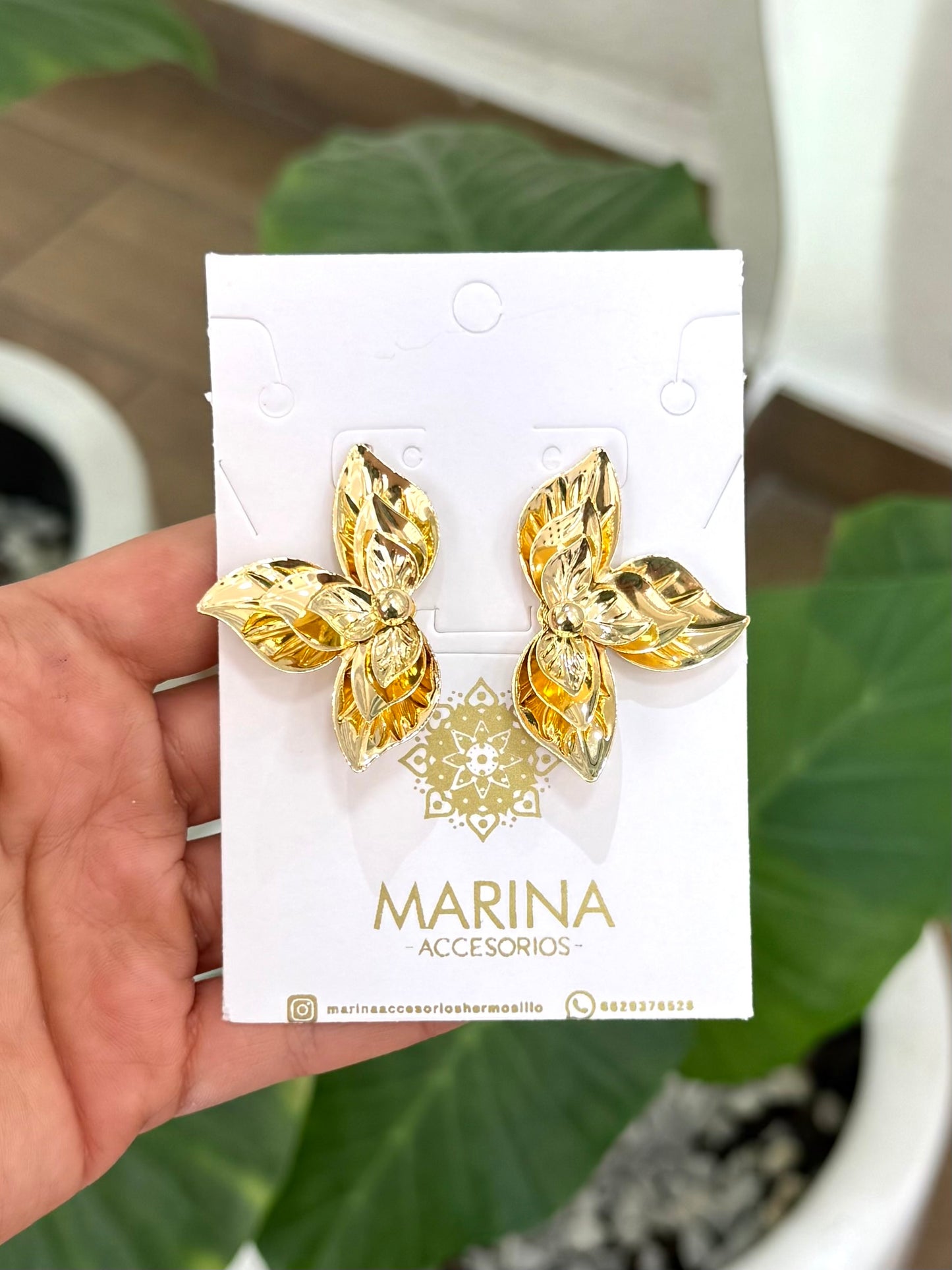 Arete casual flor