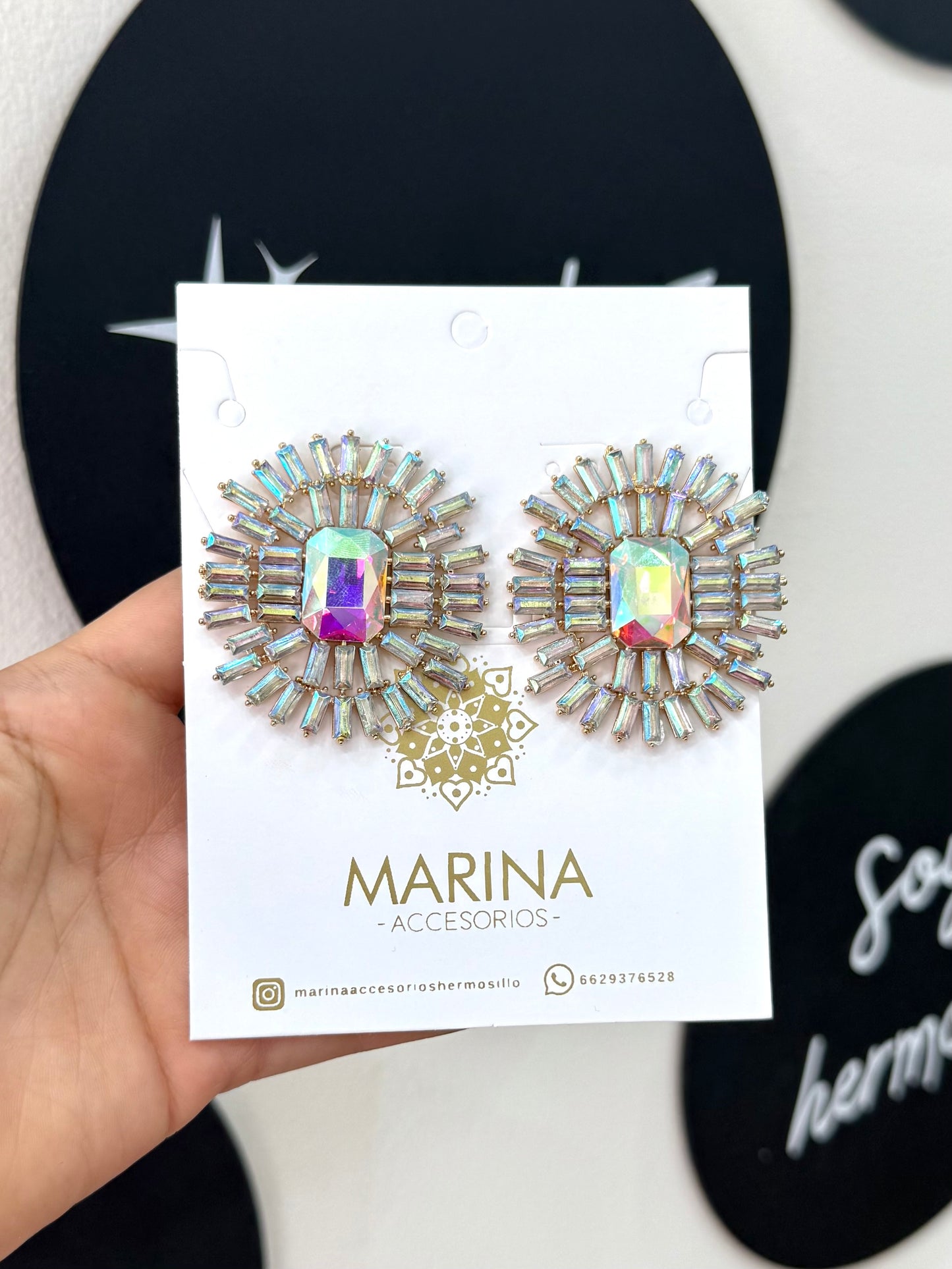 Aretes de pedrería tornasol