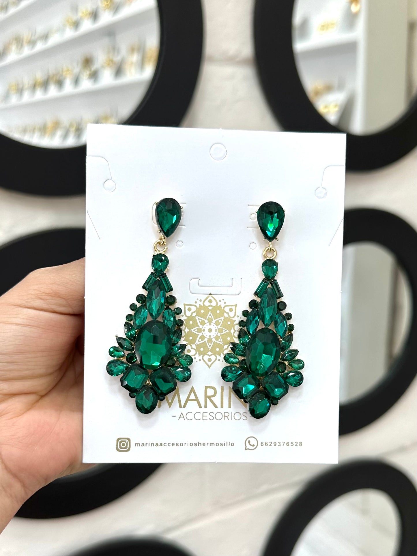 Aretes de pedrería verdes