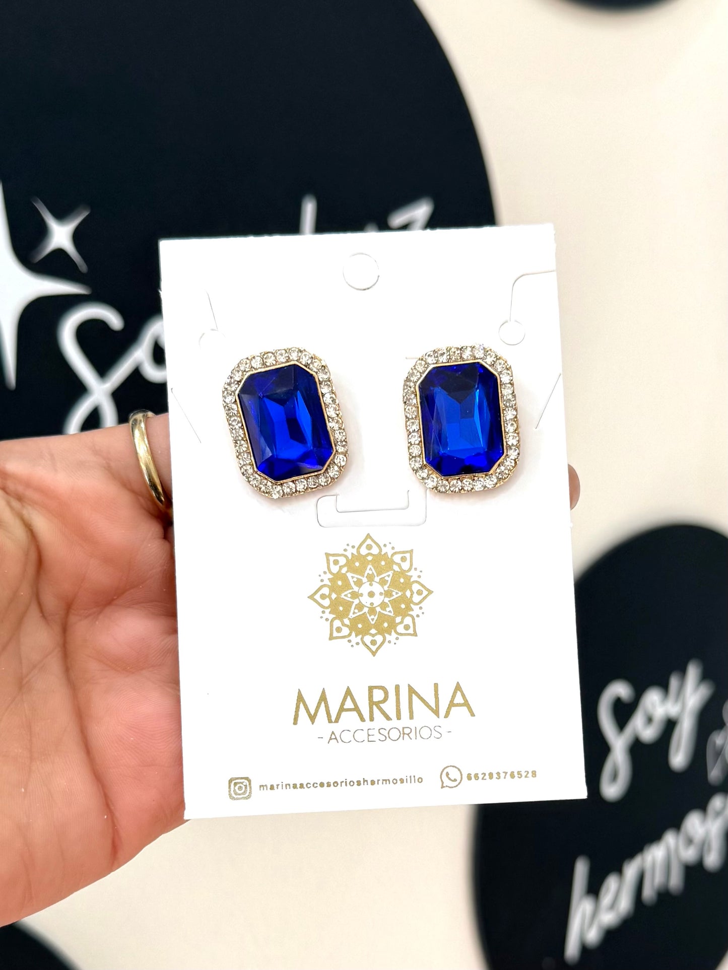 Arete de pedrería azul