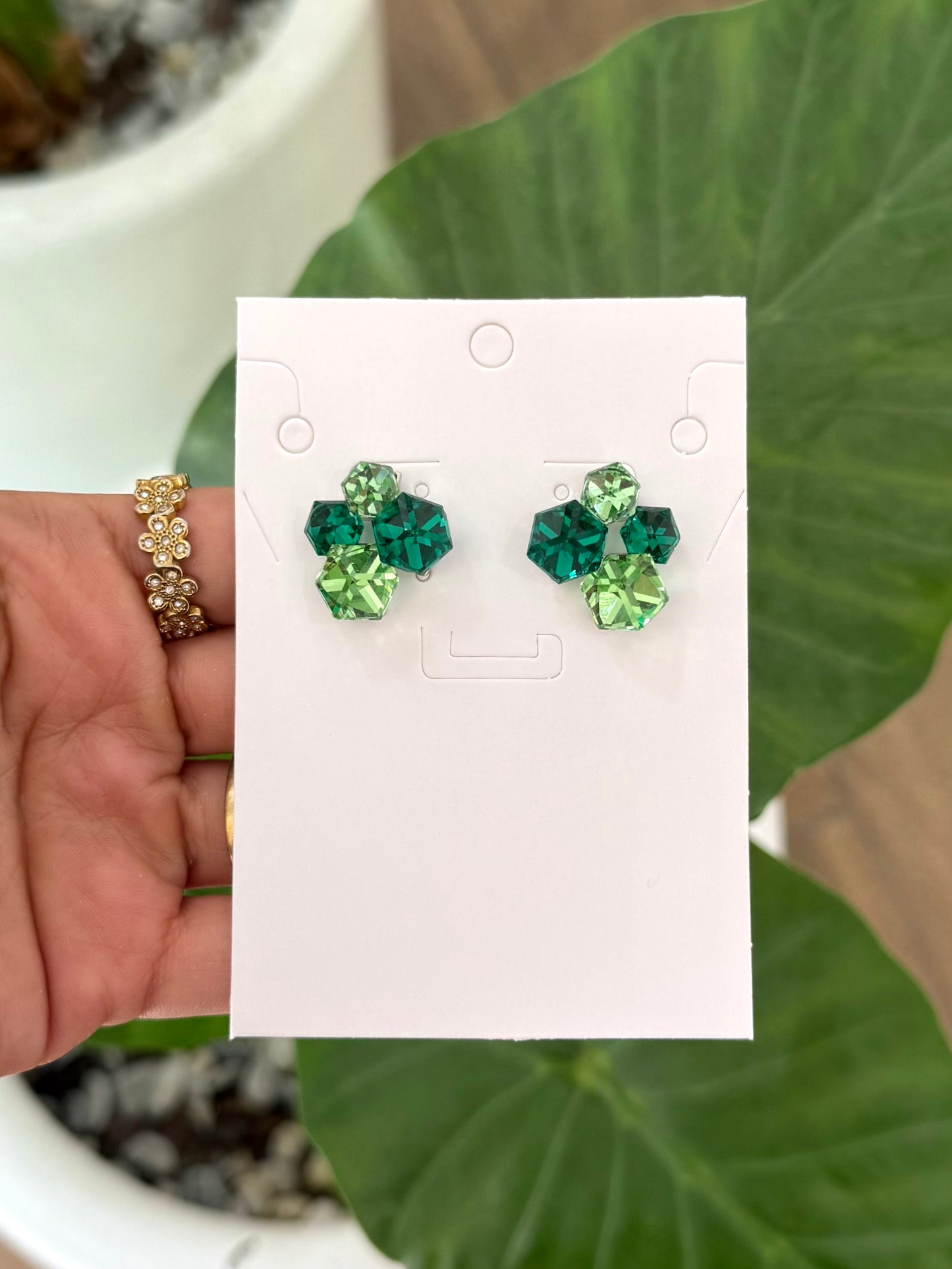 Aretes de pedrería verdes
