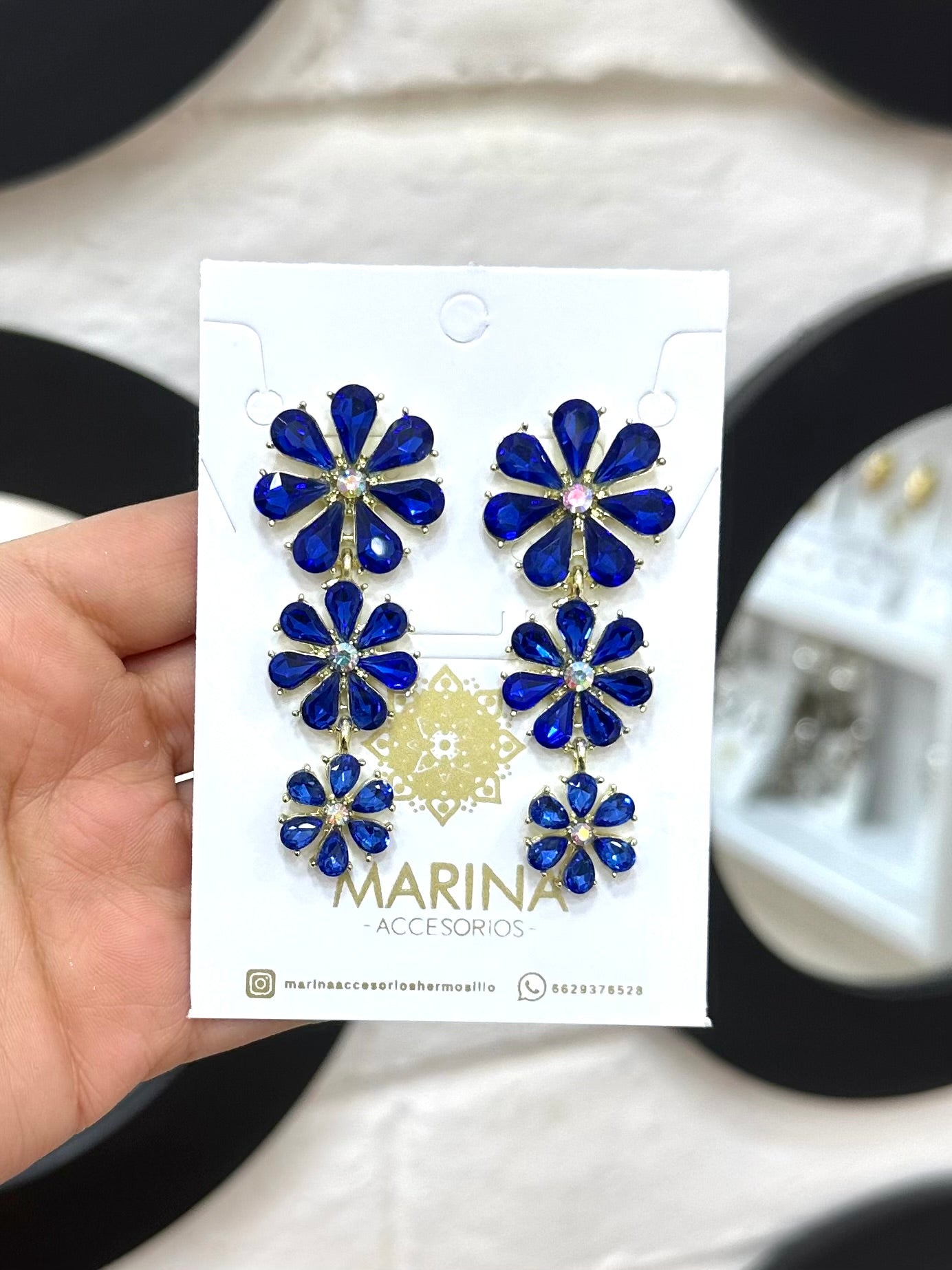 Arete de pedrería azul