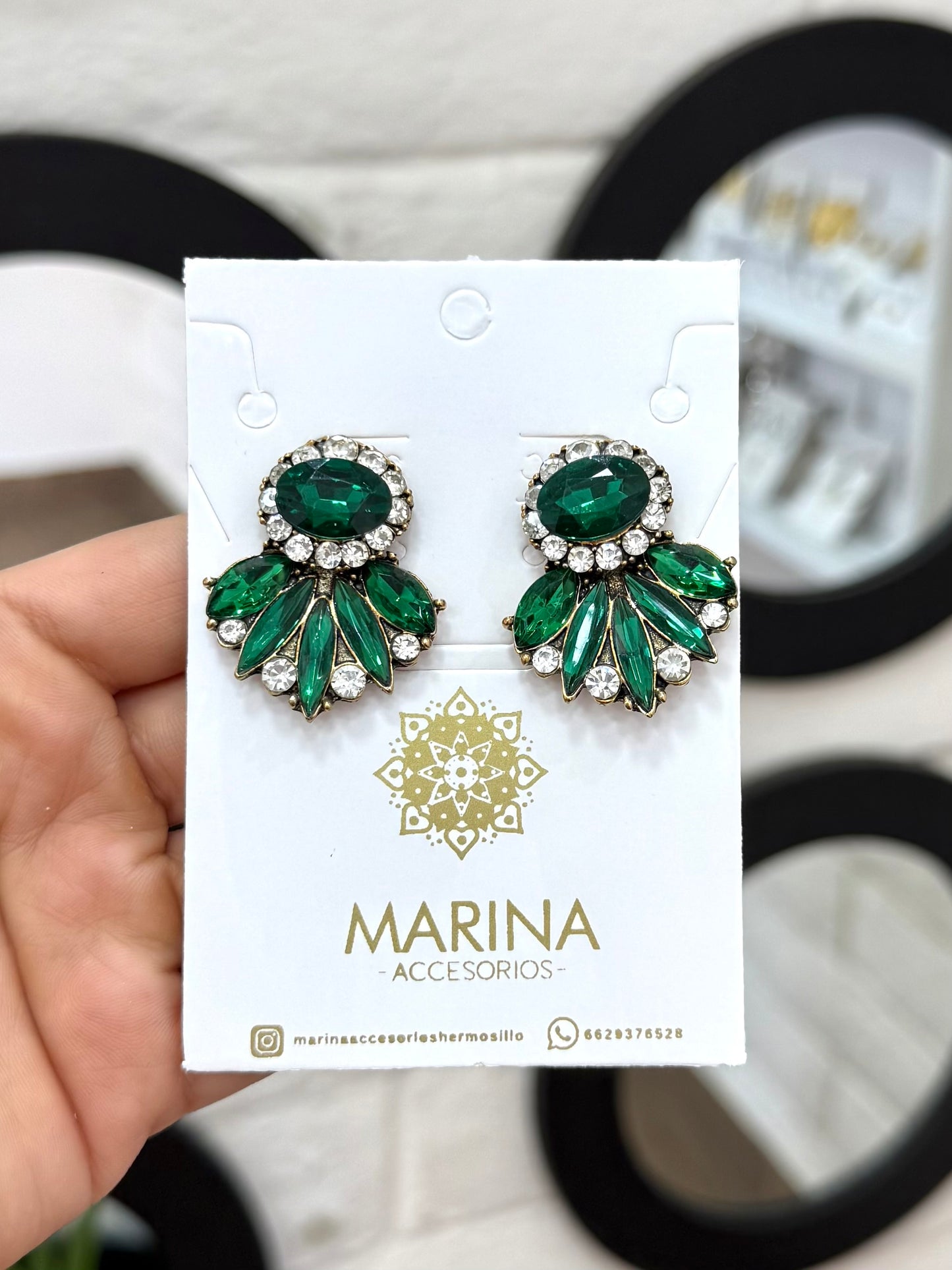 Aretes de pedrería verdes