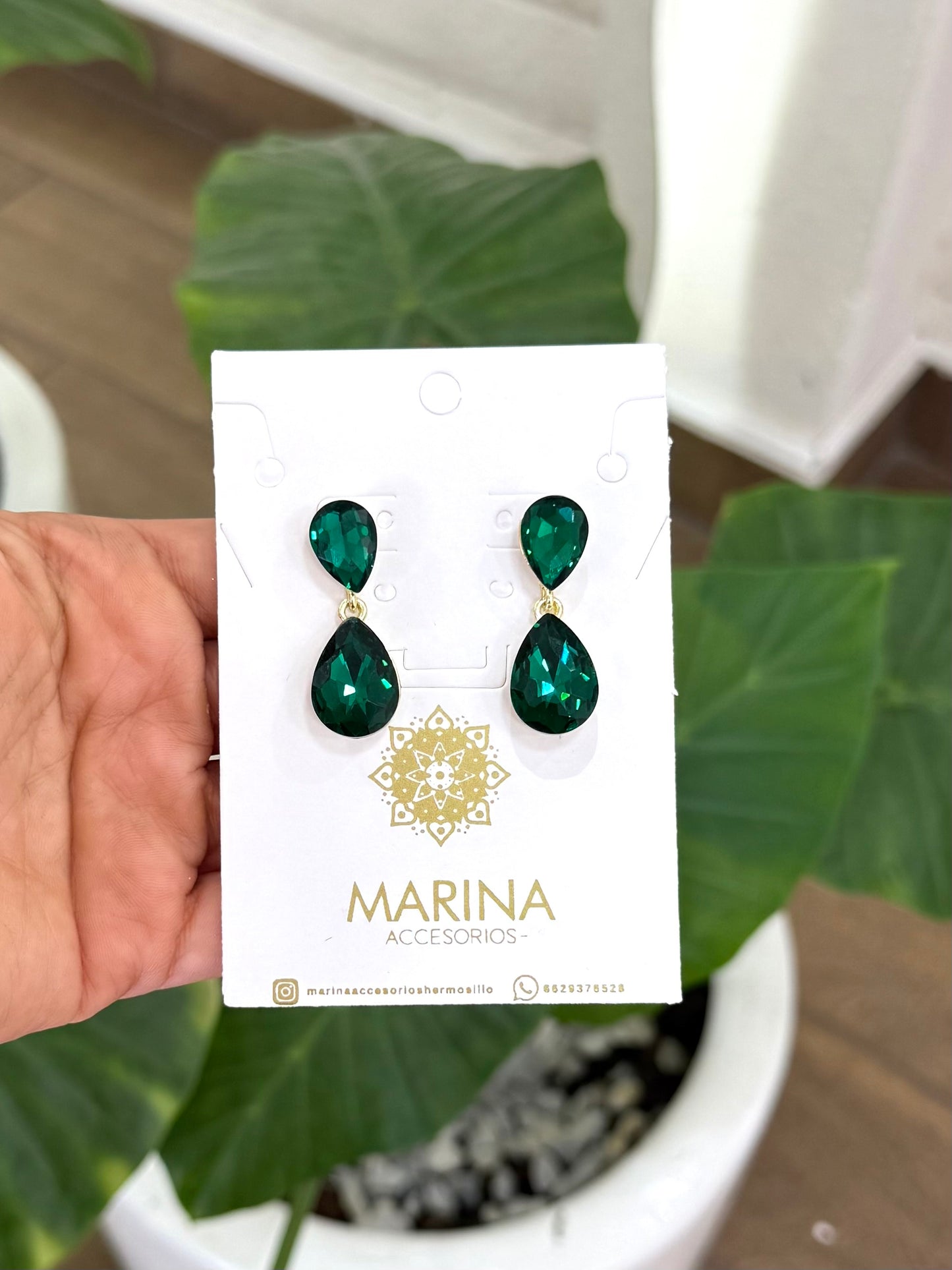 Aretes de pedrería verdes