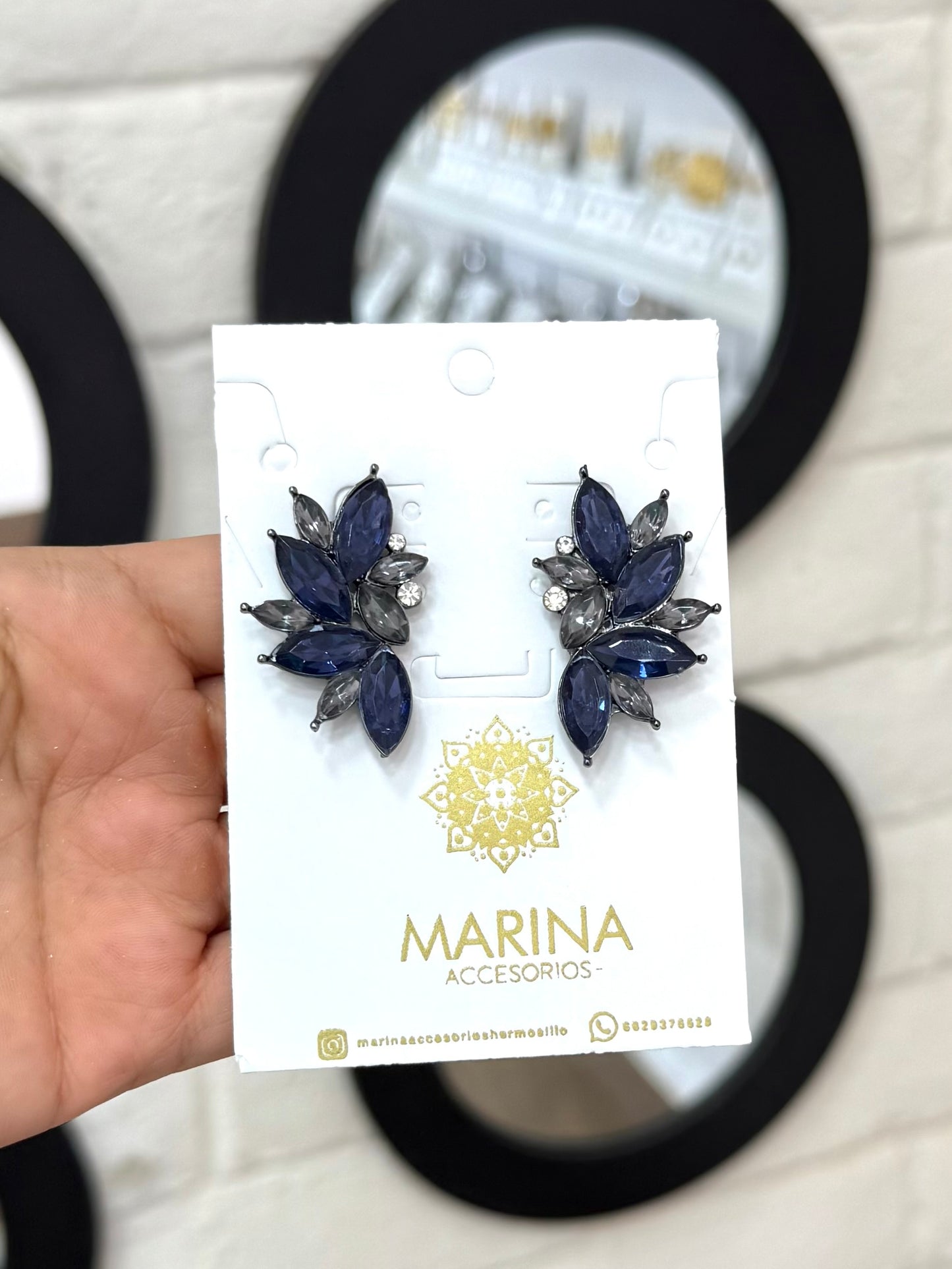 Arete de pedrería azul
