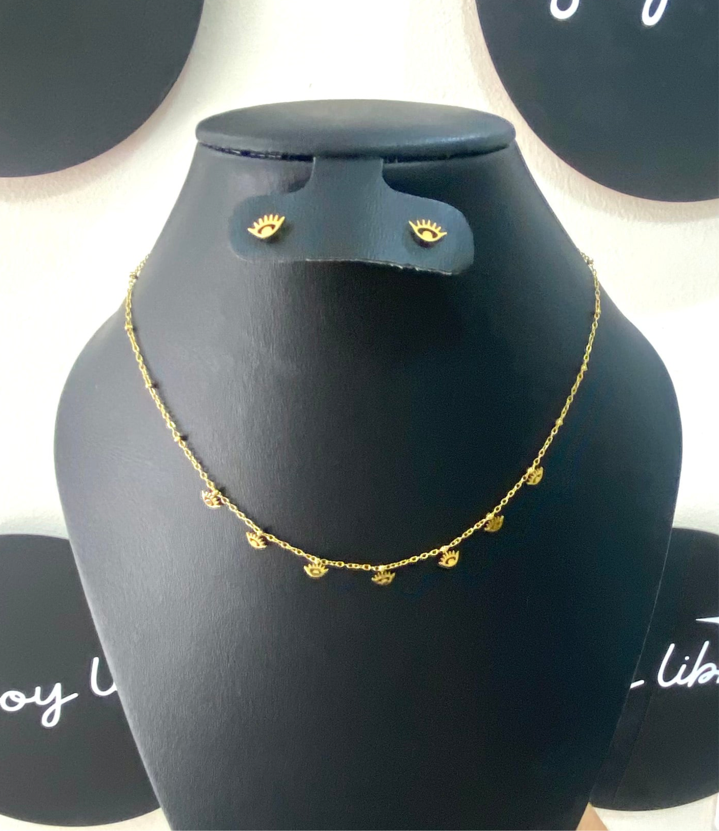 Collar ojos