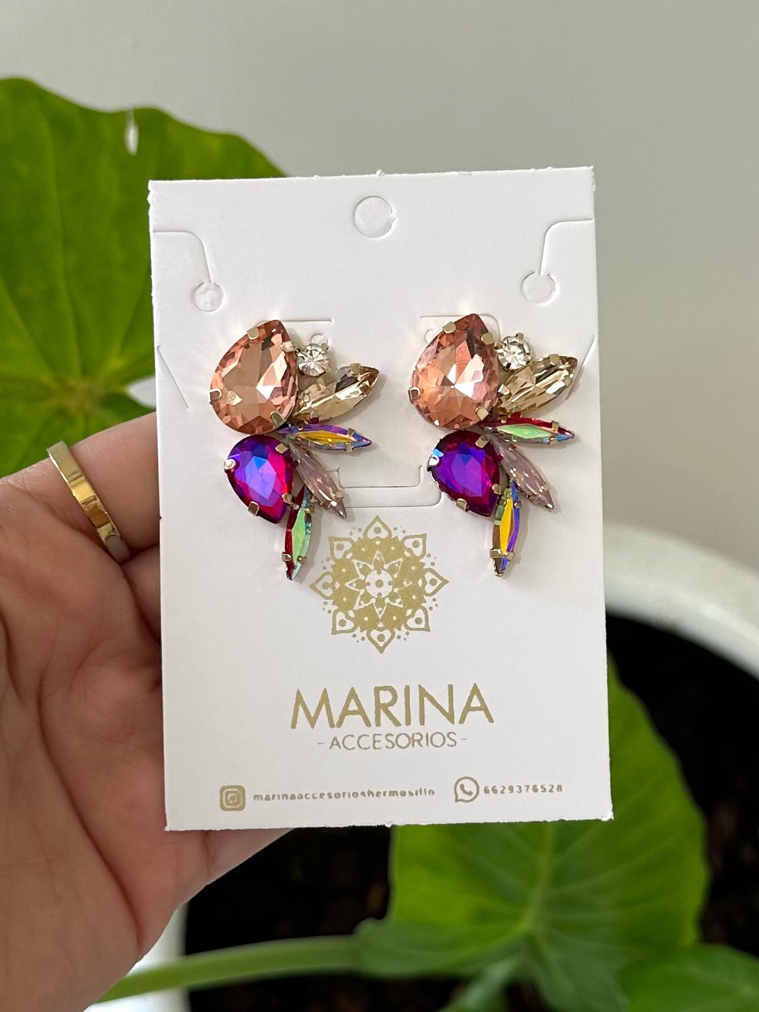 Arete de pedrería rosa