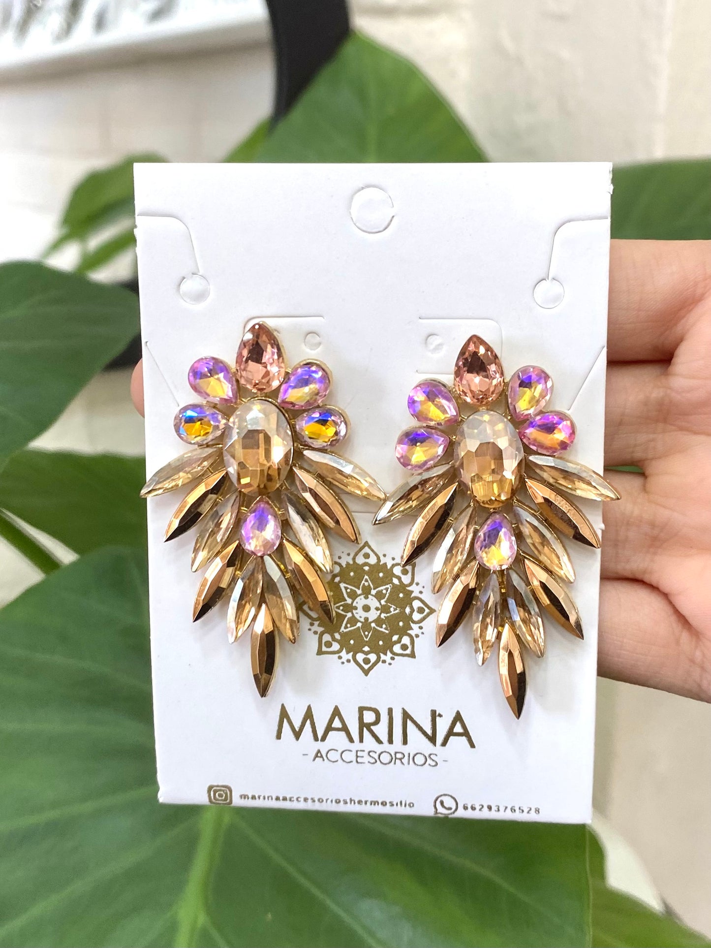 Arete de pedrería rosa