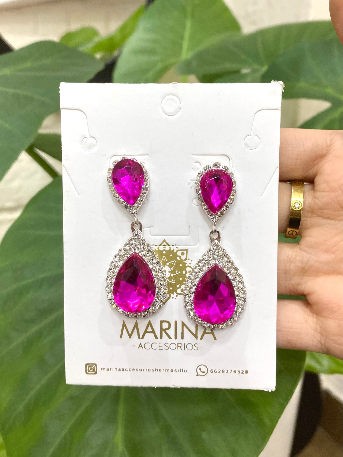 Arete de pedrería rosa
