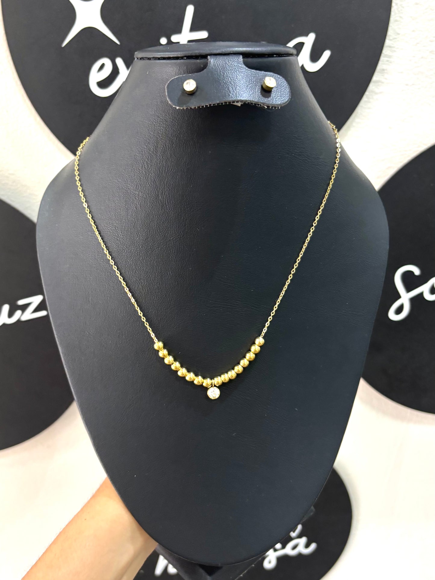 Collar dorado brillo