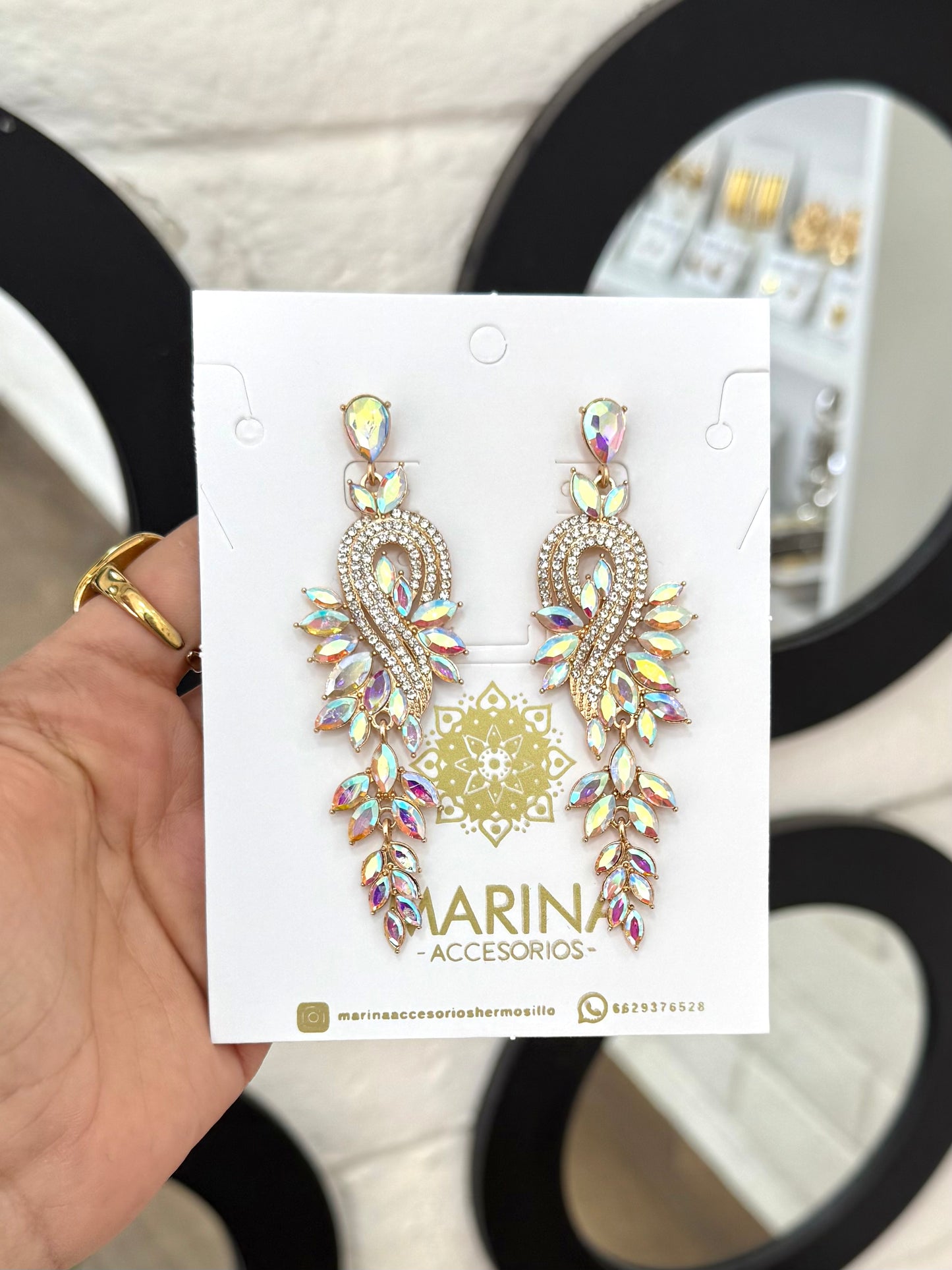 Aretes de pedrería tornasol