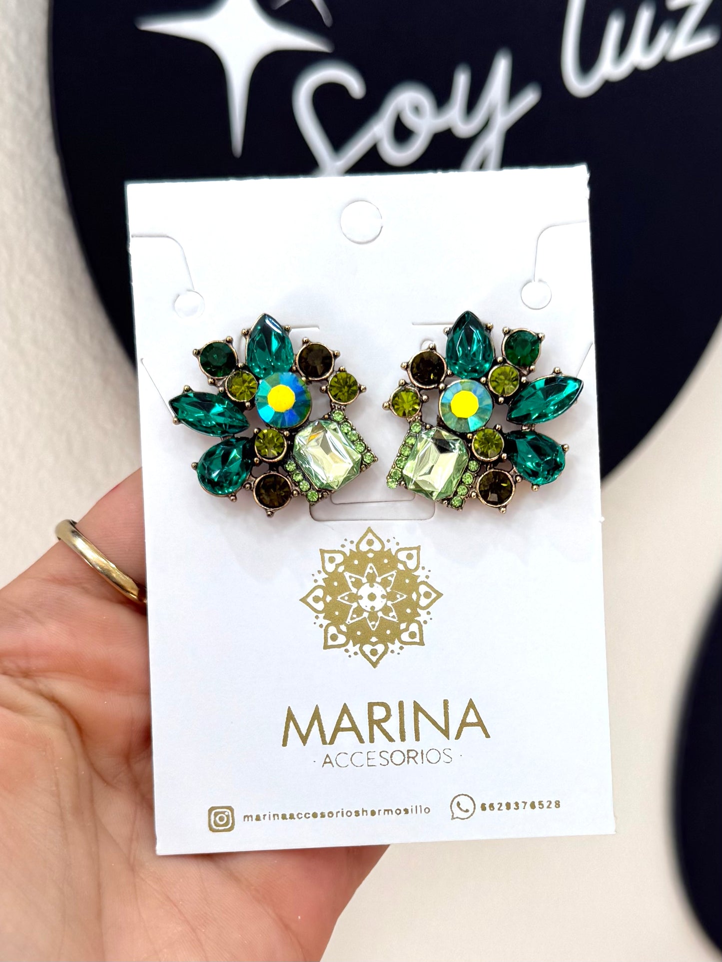 Aretes de pedrería verdes
