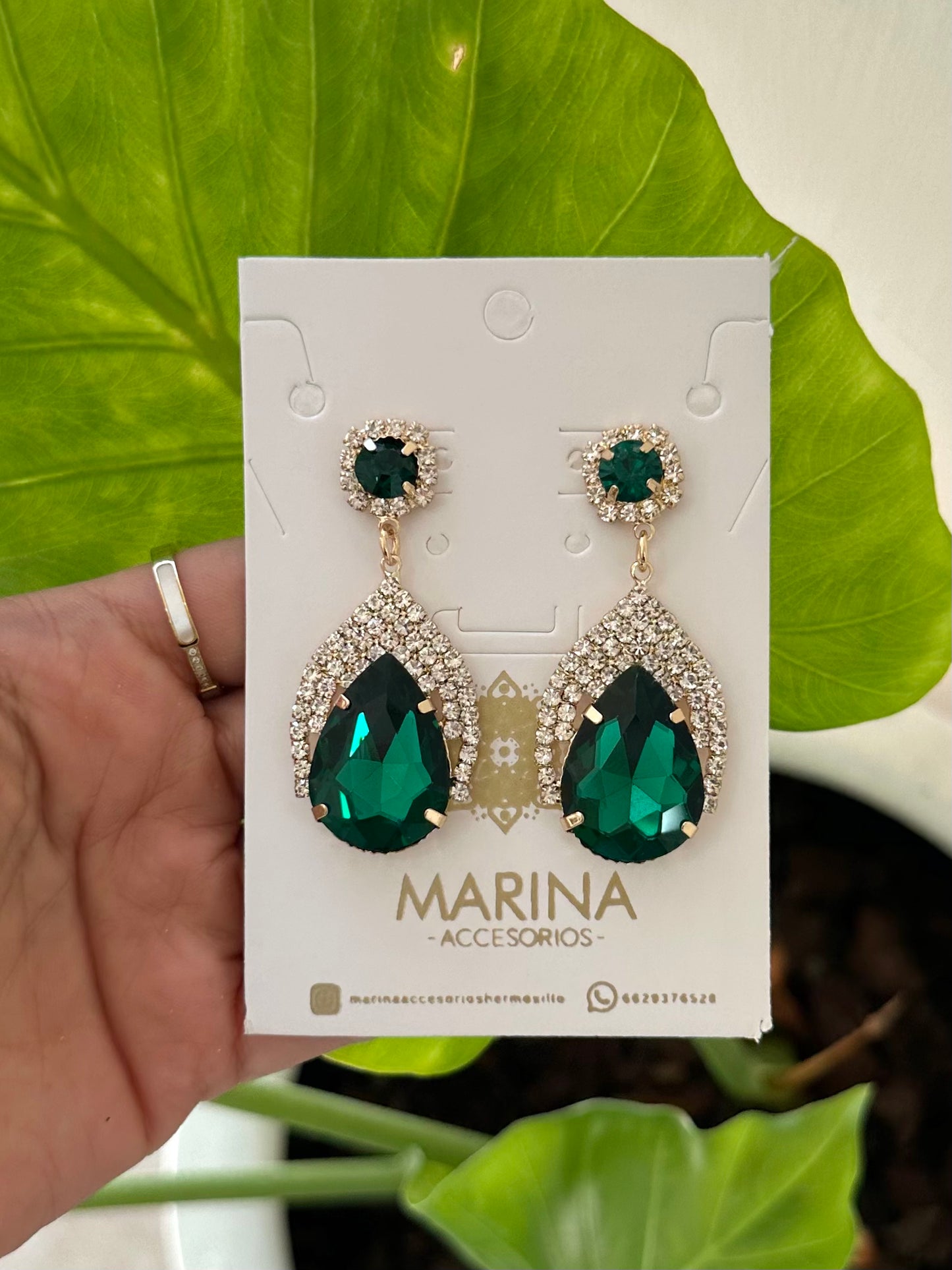 Aretes de pedrería verdes