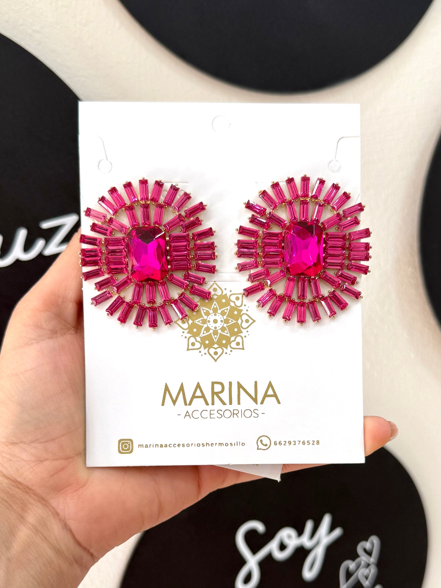 Arete de pedrería rosa