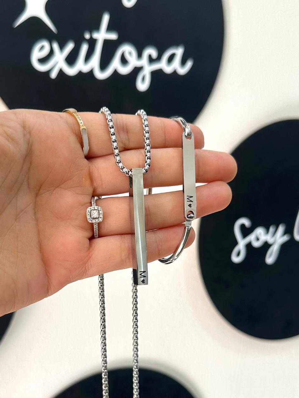Collar vertical personalizado