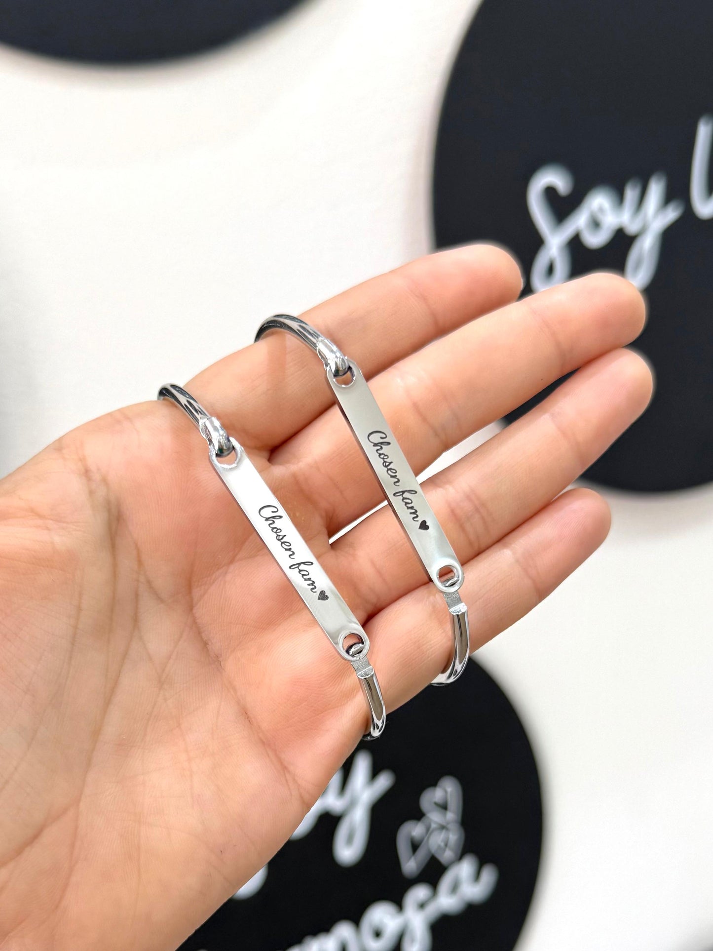 Brazalete con placa plana personalizado