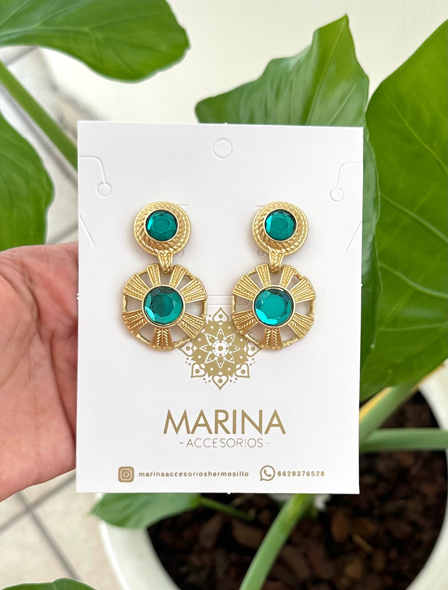 Aretes de pedrería verdes