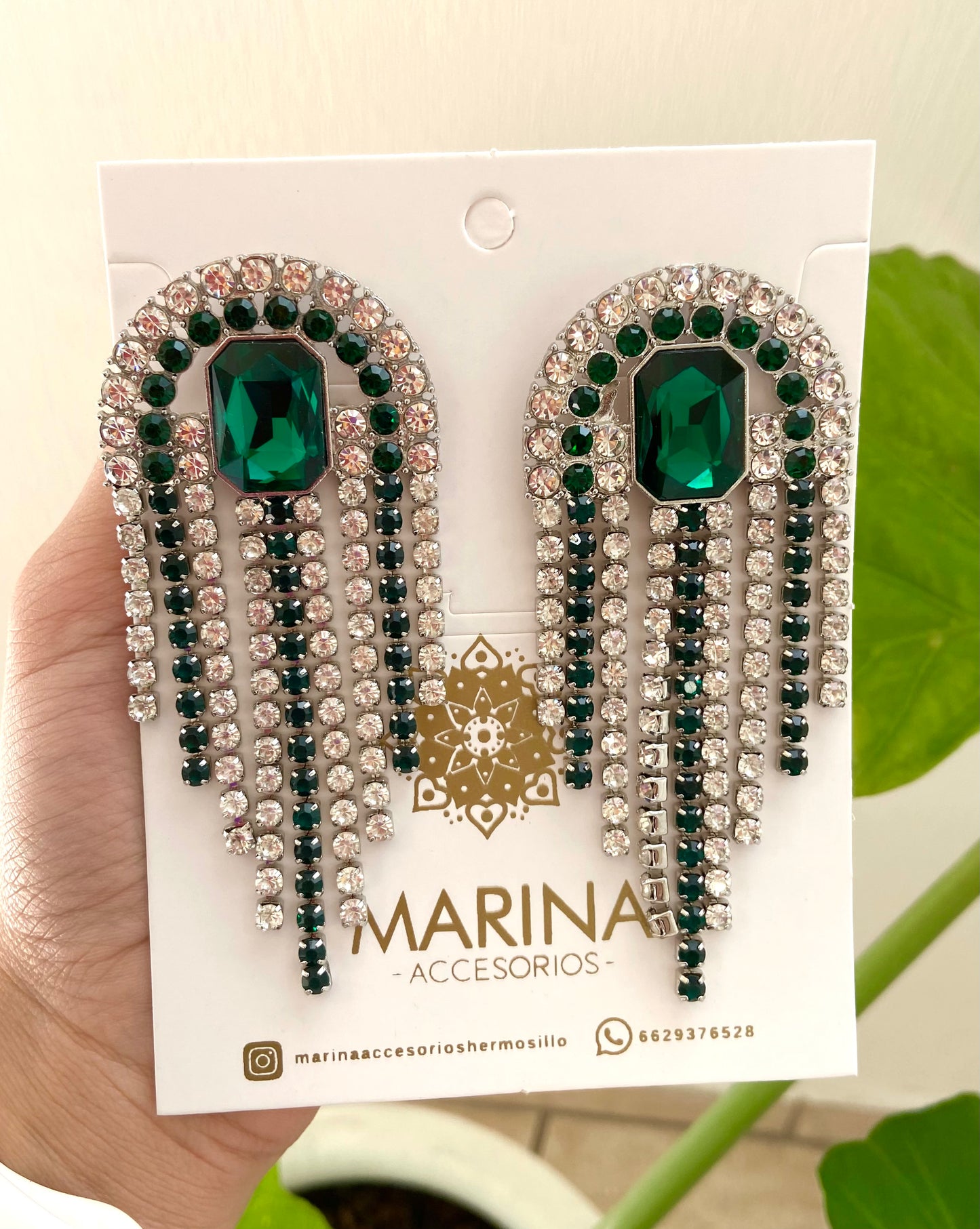 Arete de pedrería verde