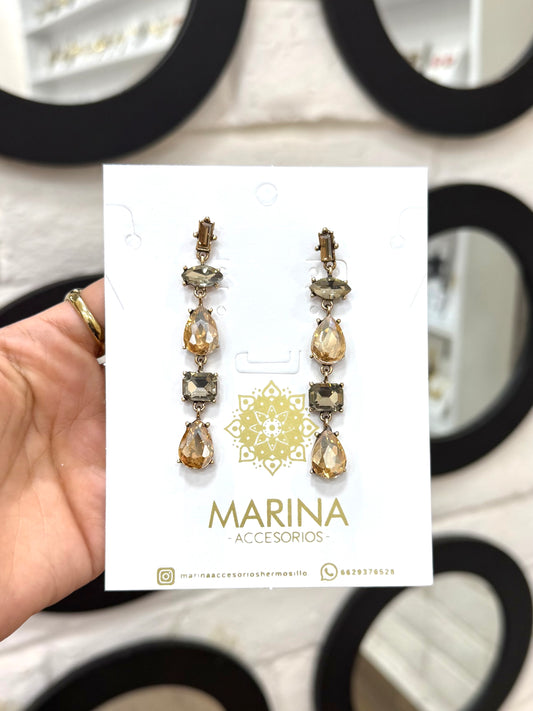 Aretes de pedrería dorados
