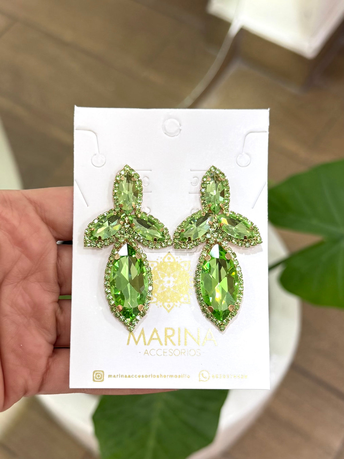 Aretes de pedrería verdes