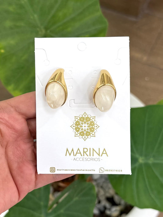 Arete casual blanco
