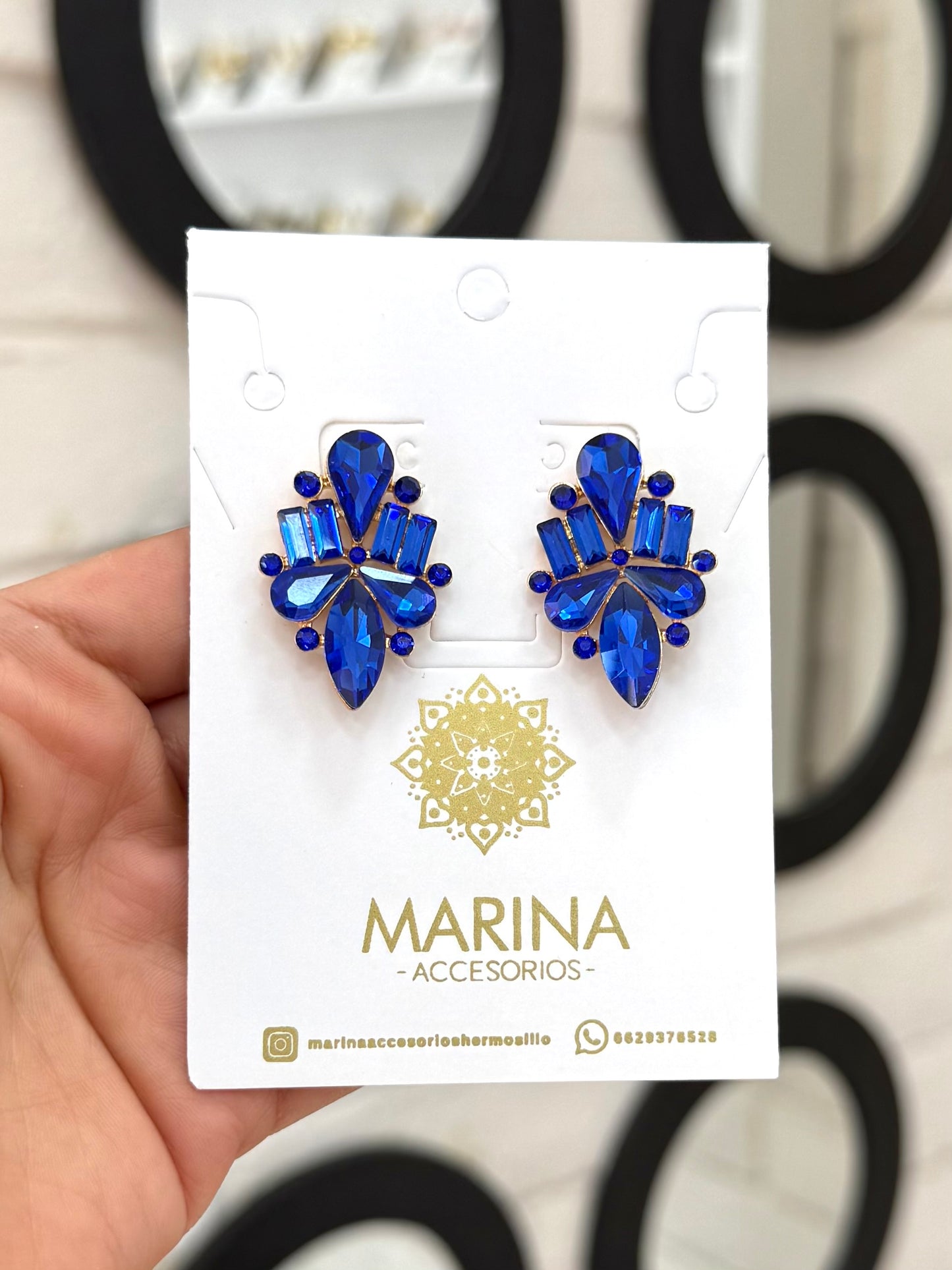 Arete de pedrería azul