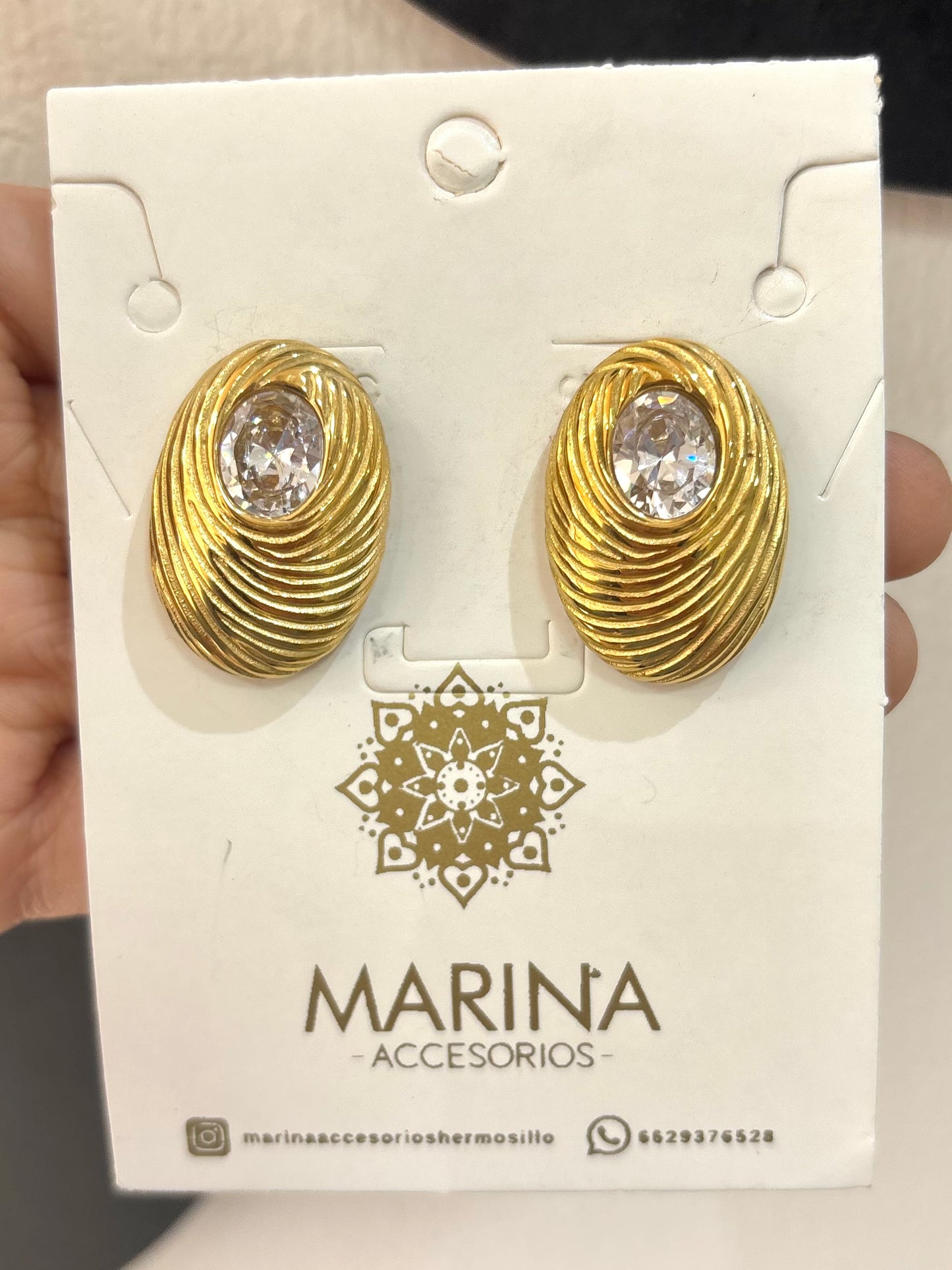 Arete casual brillo