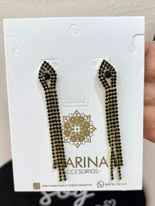 Arete de pedrería negro