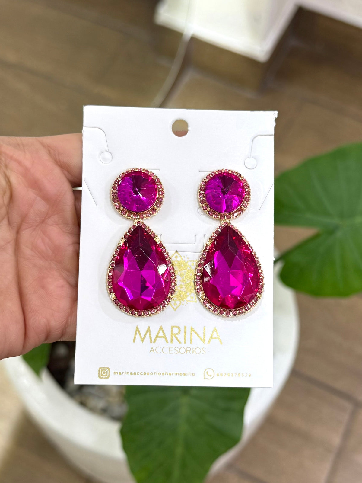 Arete de pedrería rosa