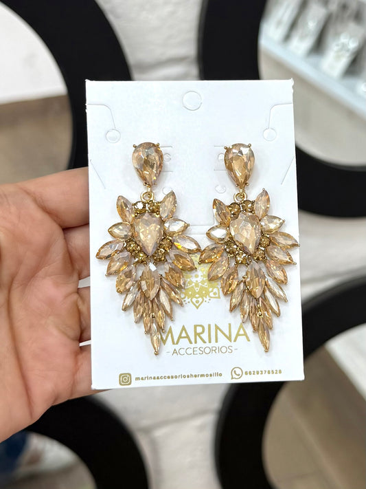Aretes de pedrería dorados