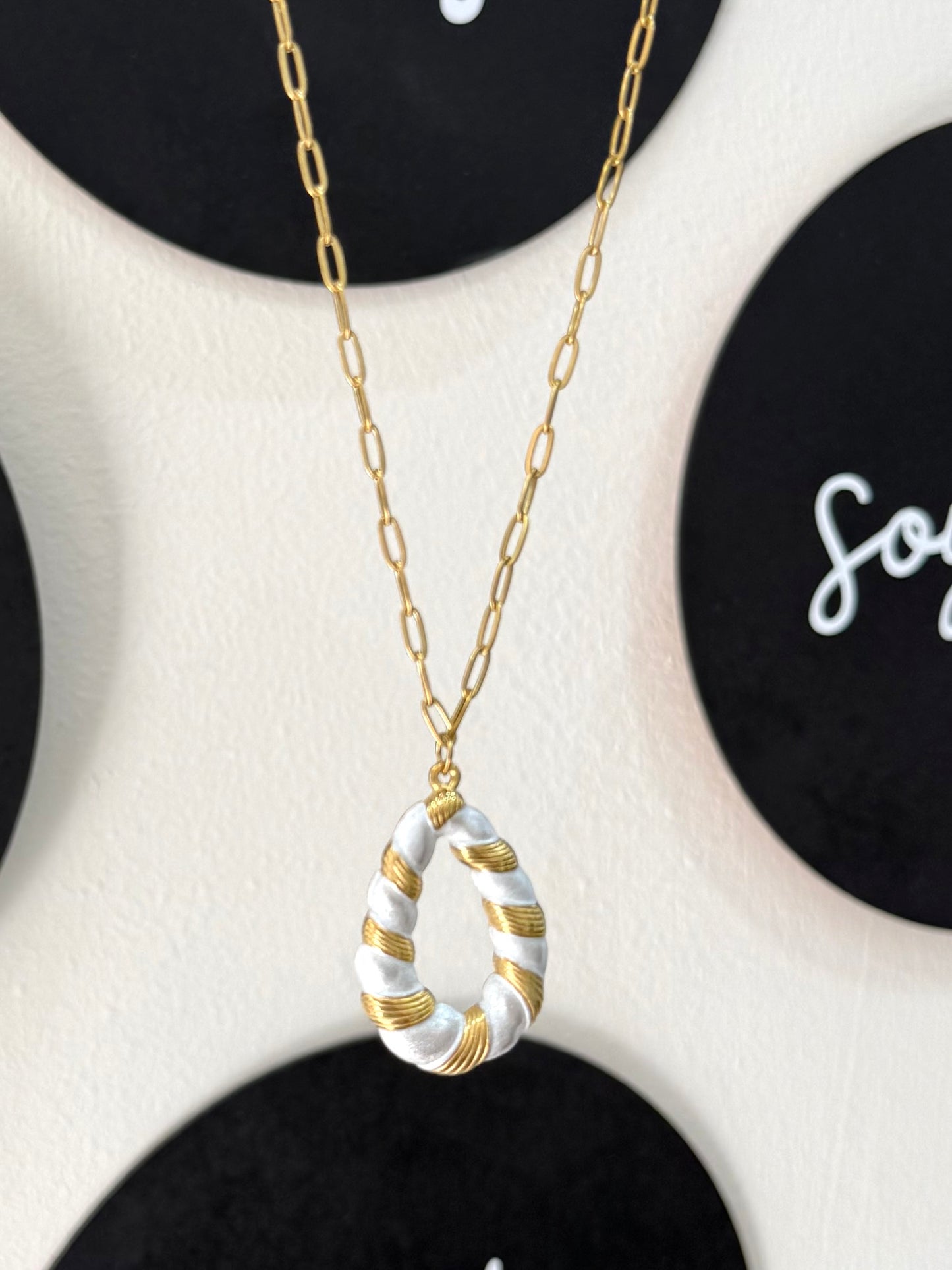Collar blanco