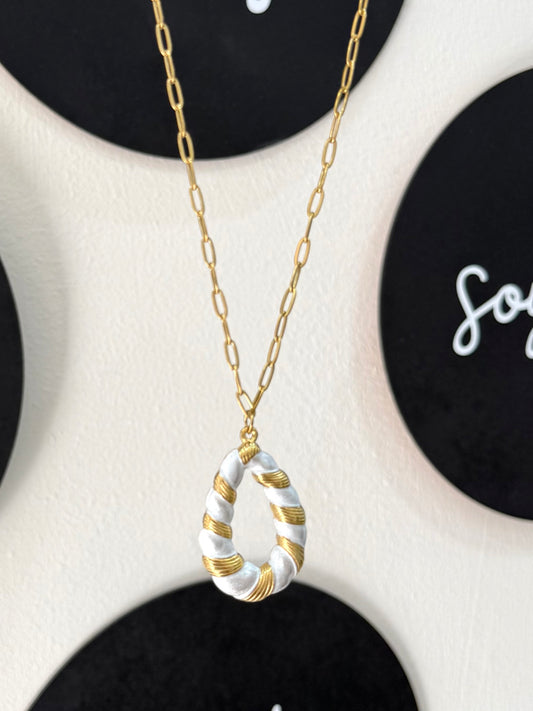 Collar blanco